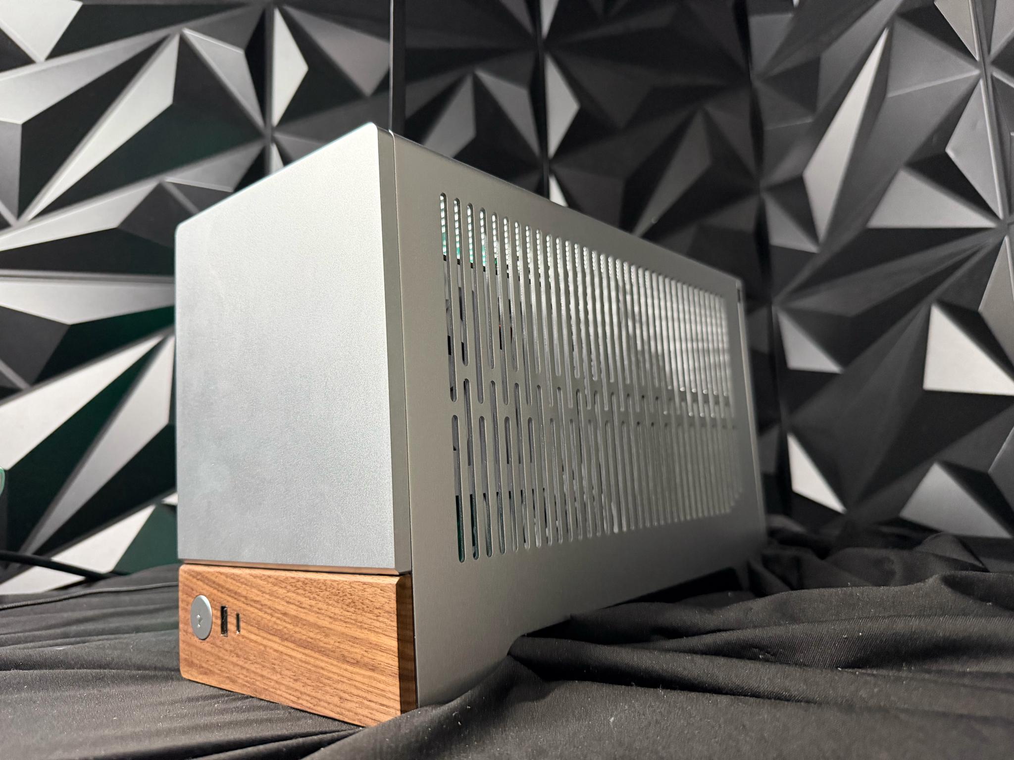 💿🔥 SILVER BULLET 🔥💿 Ryzen 7 7700X| RX 9070 XT| 32 GB DDR5| 2 TB NVMe| 850W PSU