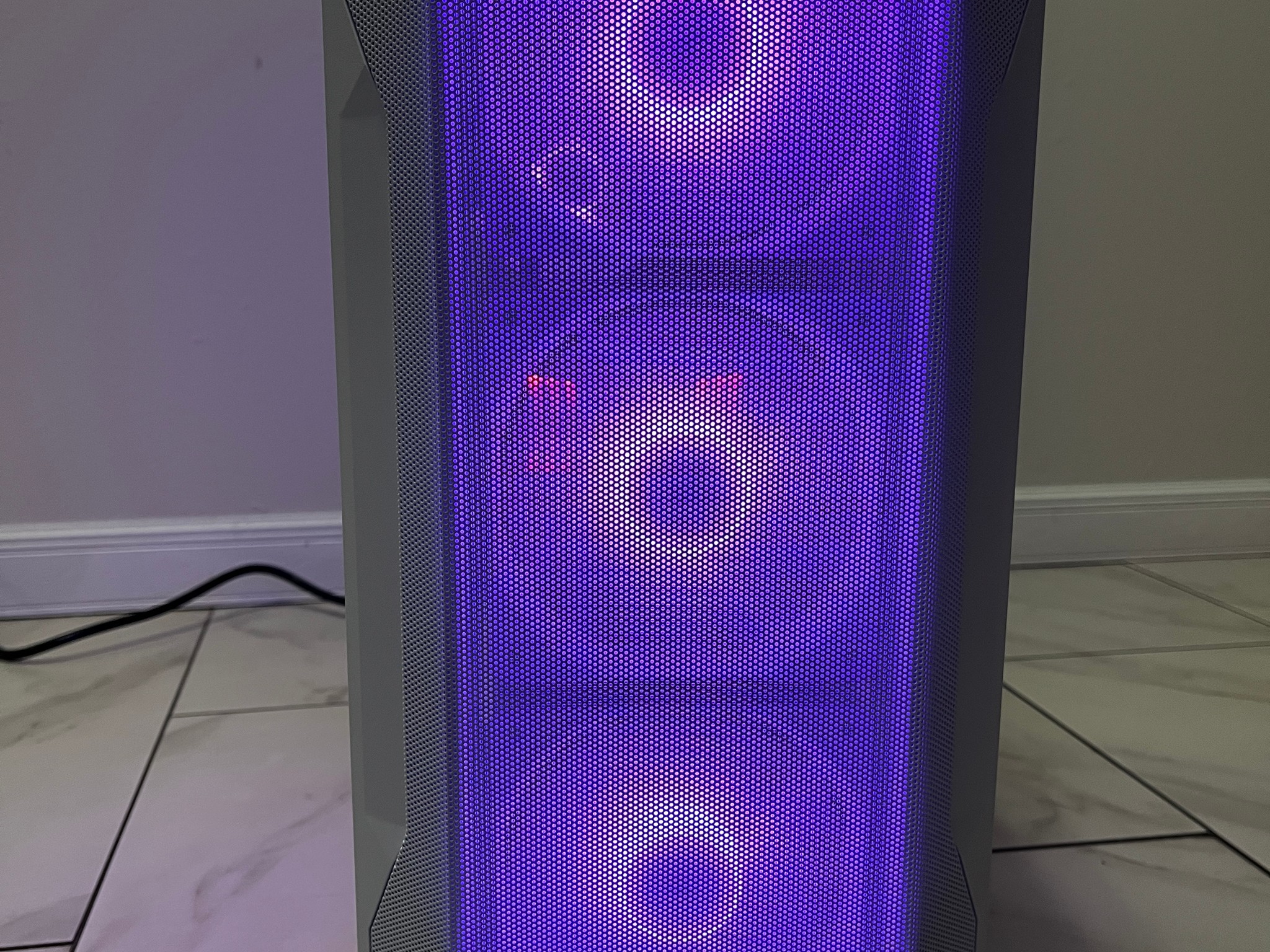 AMD RX 6600 XT, Intel Core i5-9400, 16GB RAM, 500 GB SSD, High FPS Gaming PC w/ Wi-Fi & BT