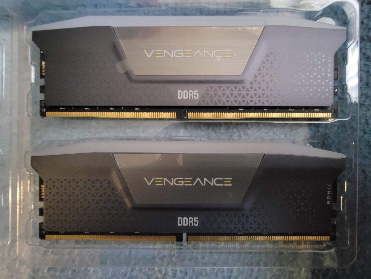 CORSAIR VENGEANCE RGB DDR5 64GB (2x32GB) DDR5 6000MHz CL40 RAM –(CMH64GX5M2B6000Z40) - Used