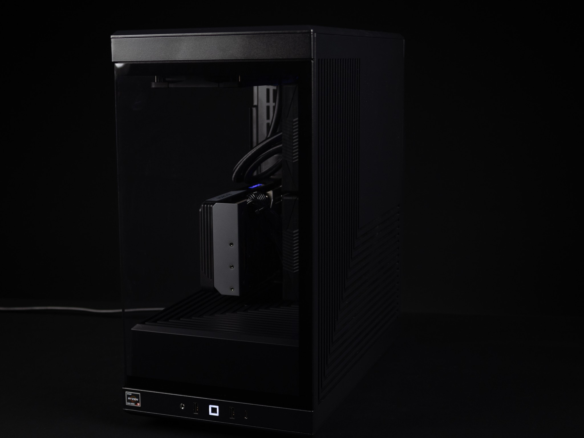“Deuxdarc” RX 7700XT Ryzen 7 32GB Windows 11 2TB Workstation Gaming PC