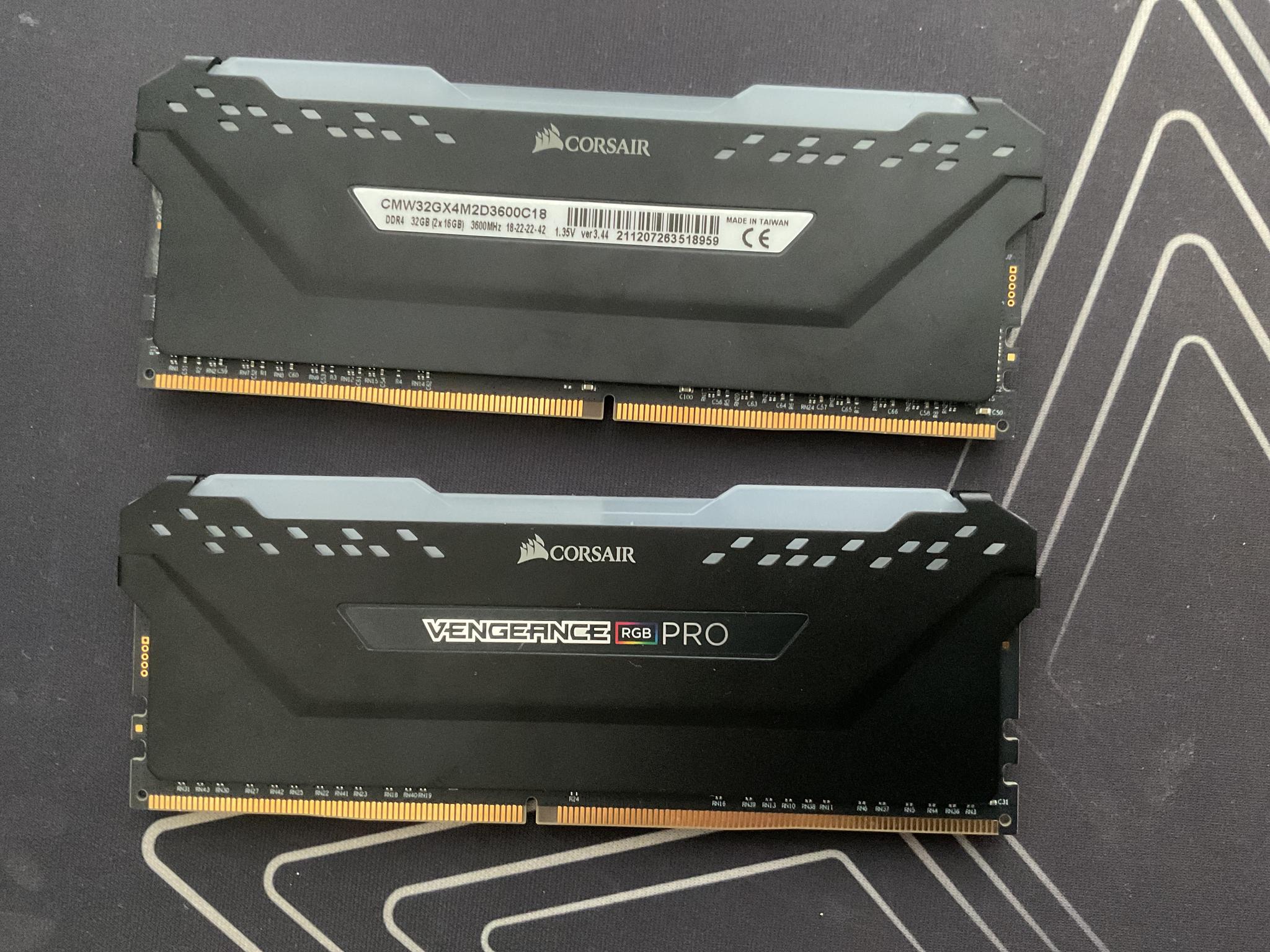 Corsair Vengeance RGB Pro 32GB DDR4-3600MHZ CL 18