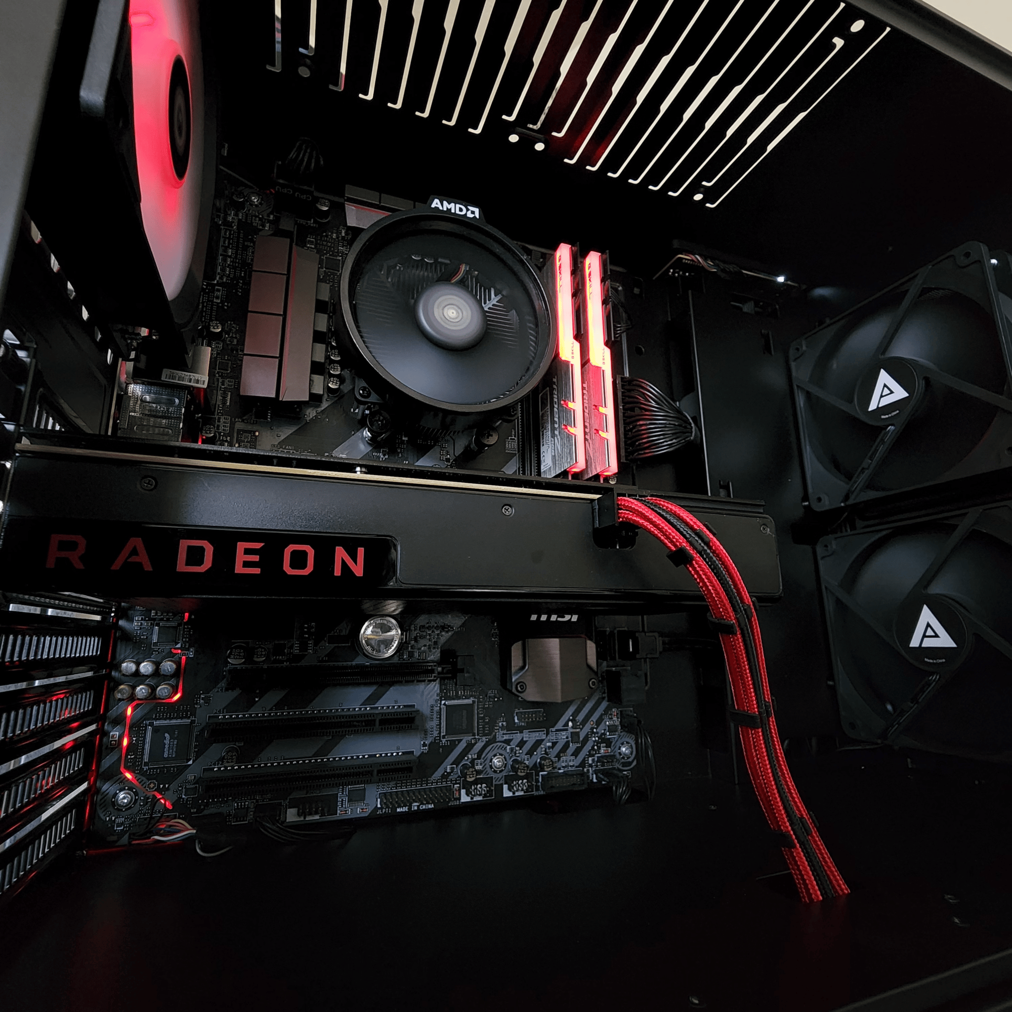 AMD Ryzen 3 2200G // XFX Radeon RX 480 8GB // GSKILL 16GB 3000MHz