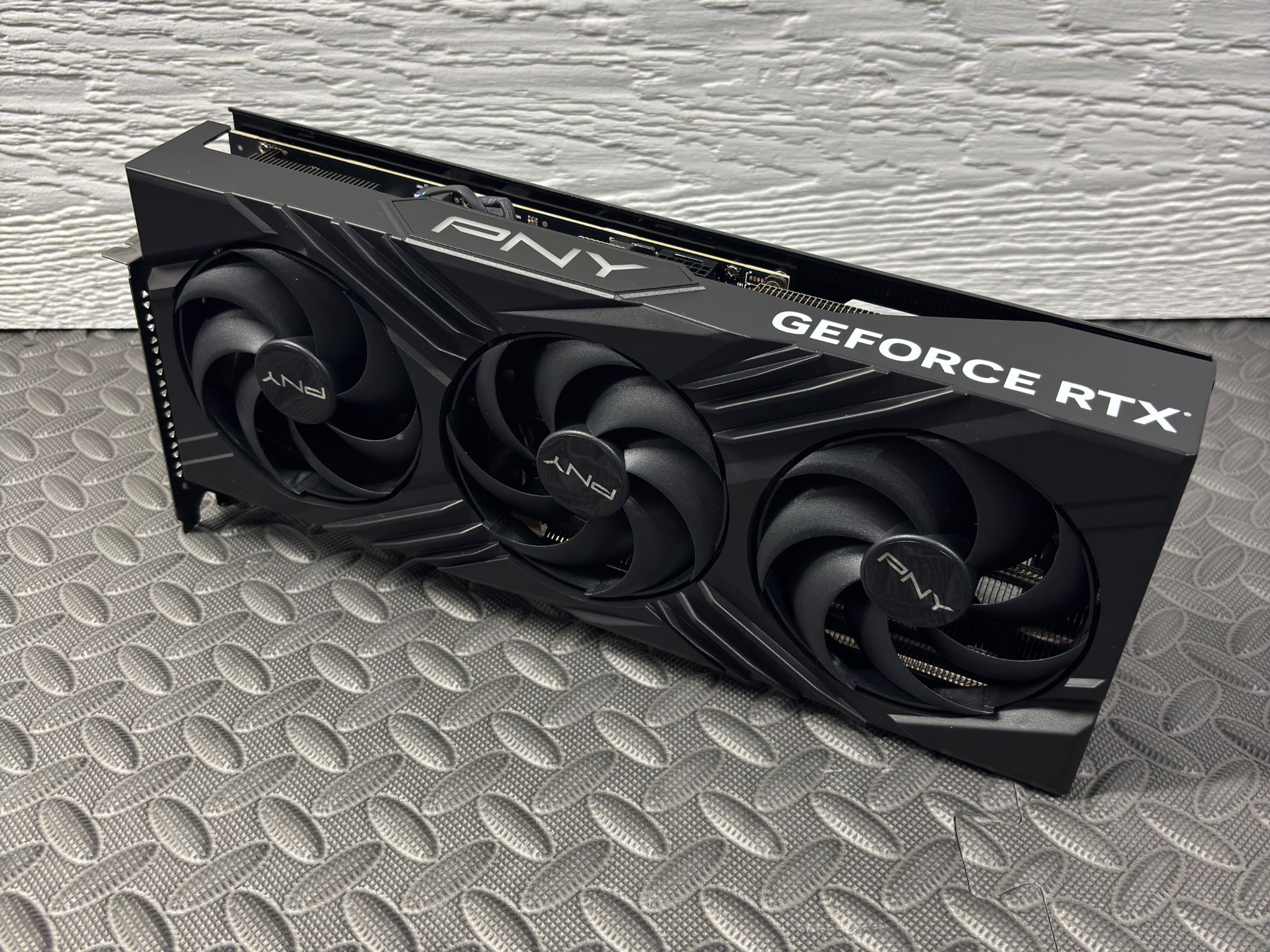 RTX 4080 SUPER OC 16GB Gaming GPU – PNY Triple Fan – Ultra 4K Performance Verto
