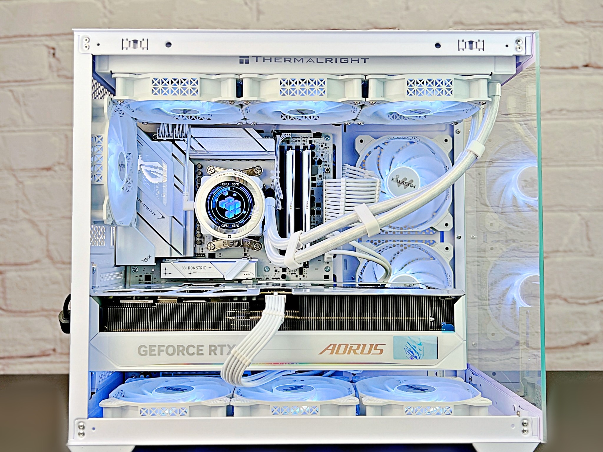 5080 AORUS MASTER ICE 9800X3D 32GB DDR5 2TB M.2 WIFI 7 Win 11 Pro