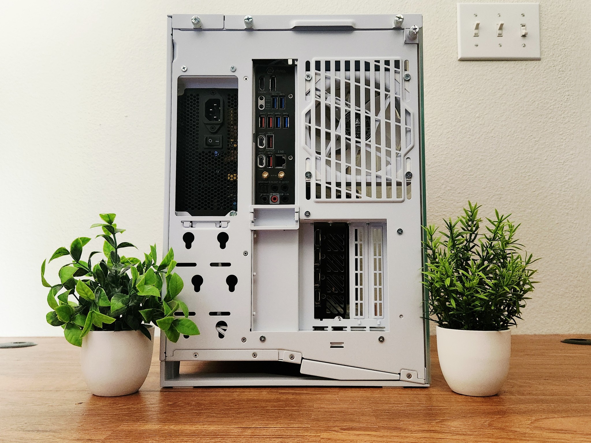 I9 13900K | RTX 4070 Ti SUPER | 32GB RAM | 4TB NVMe / SSD | WiFI + BT | WINDOWS 11 PRO