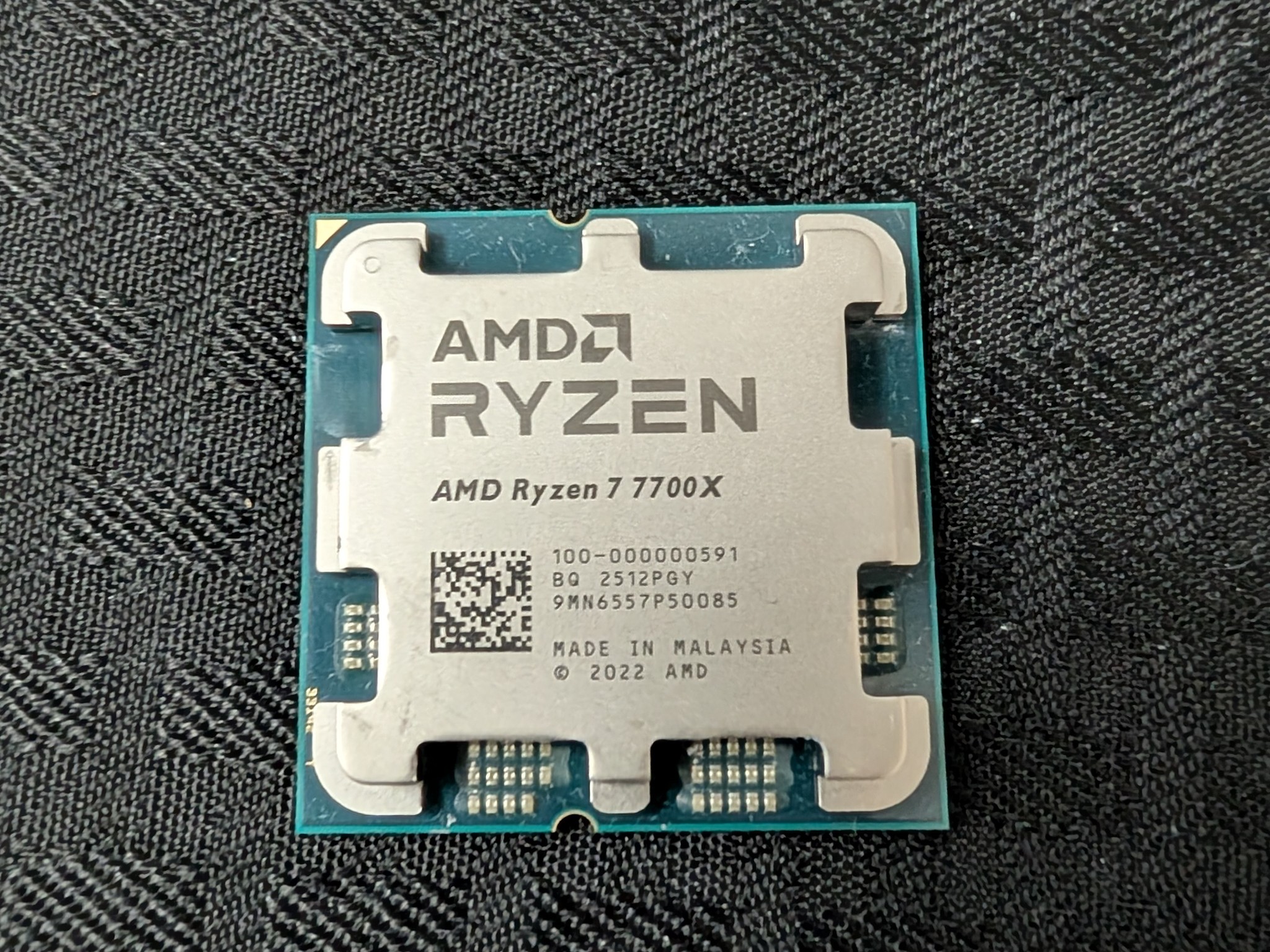 AMD Ryzen 7 7700X