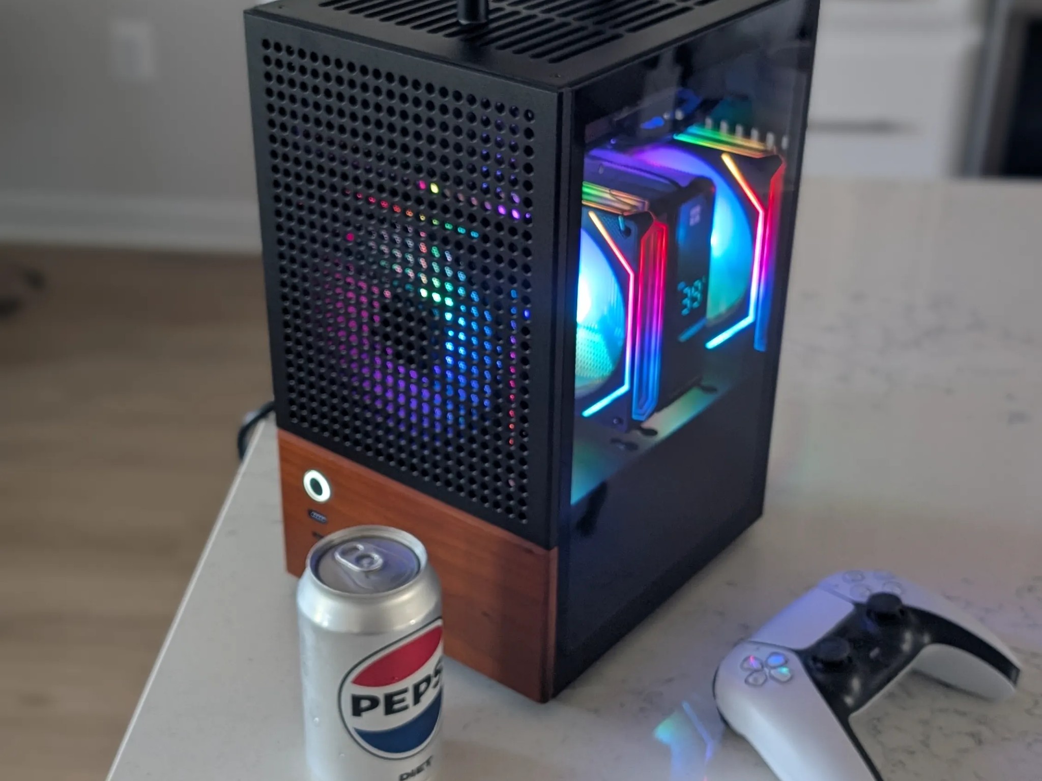 SFF Mini ITX RGB Gaming PC - 9600X + 5060 Ti 16GB - Jonsbo T6