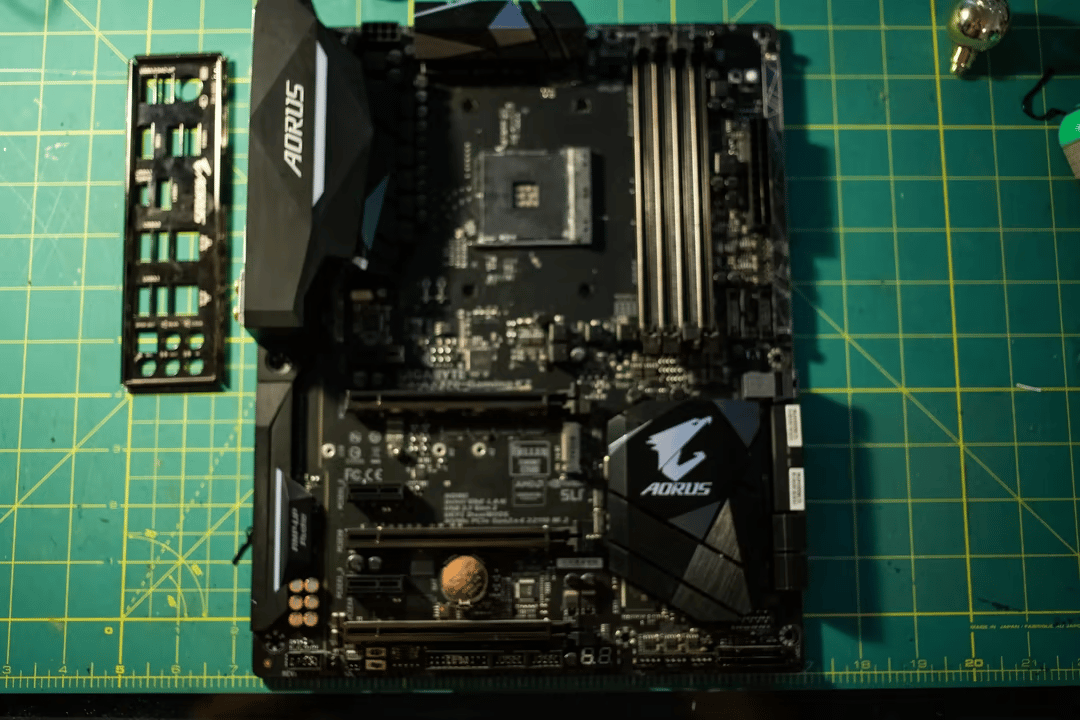GIGABYTE GA-AX370-Gaming K7 AMD AM4 X370 ATX Motherboard with original box