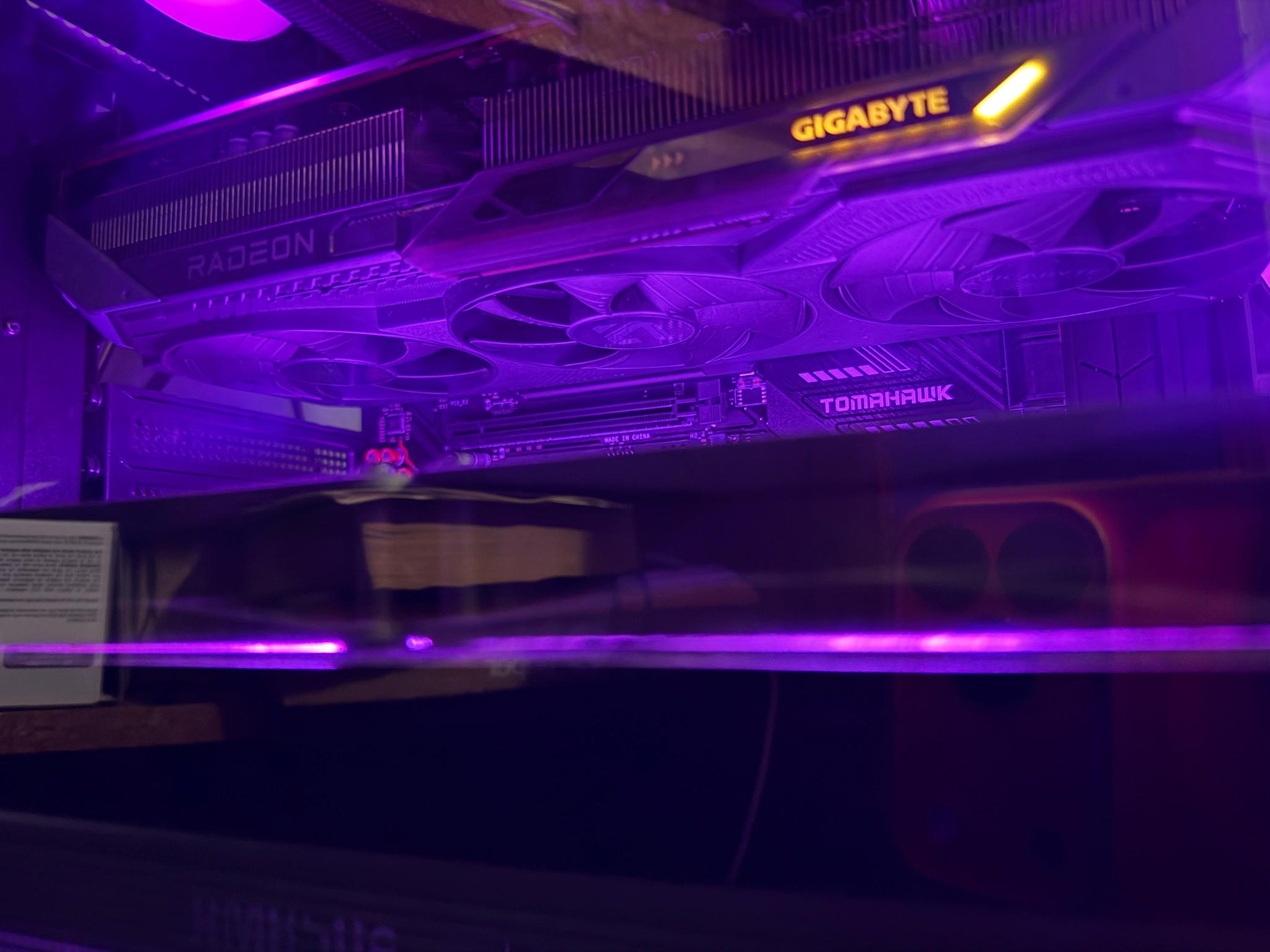 Ryzen 7 7800X3D + RX 9070 XT 16GB