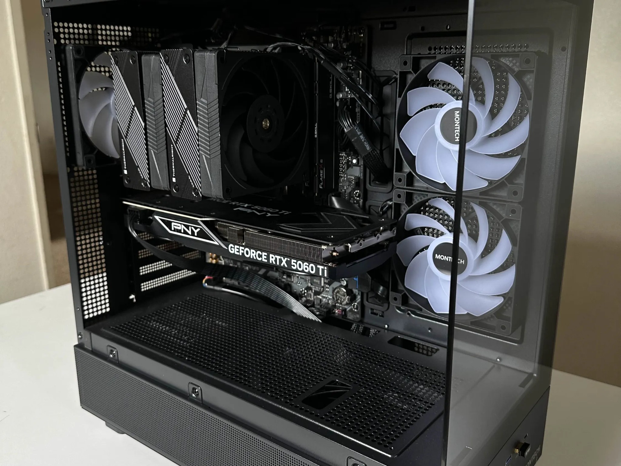 Ryzen 7 7700x | 5060 Ti 16gb | 32GB DDR5 - Gaming PC