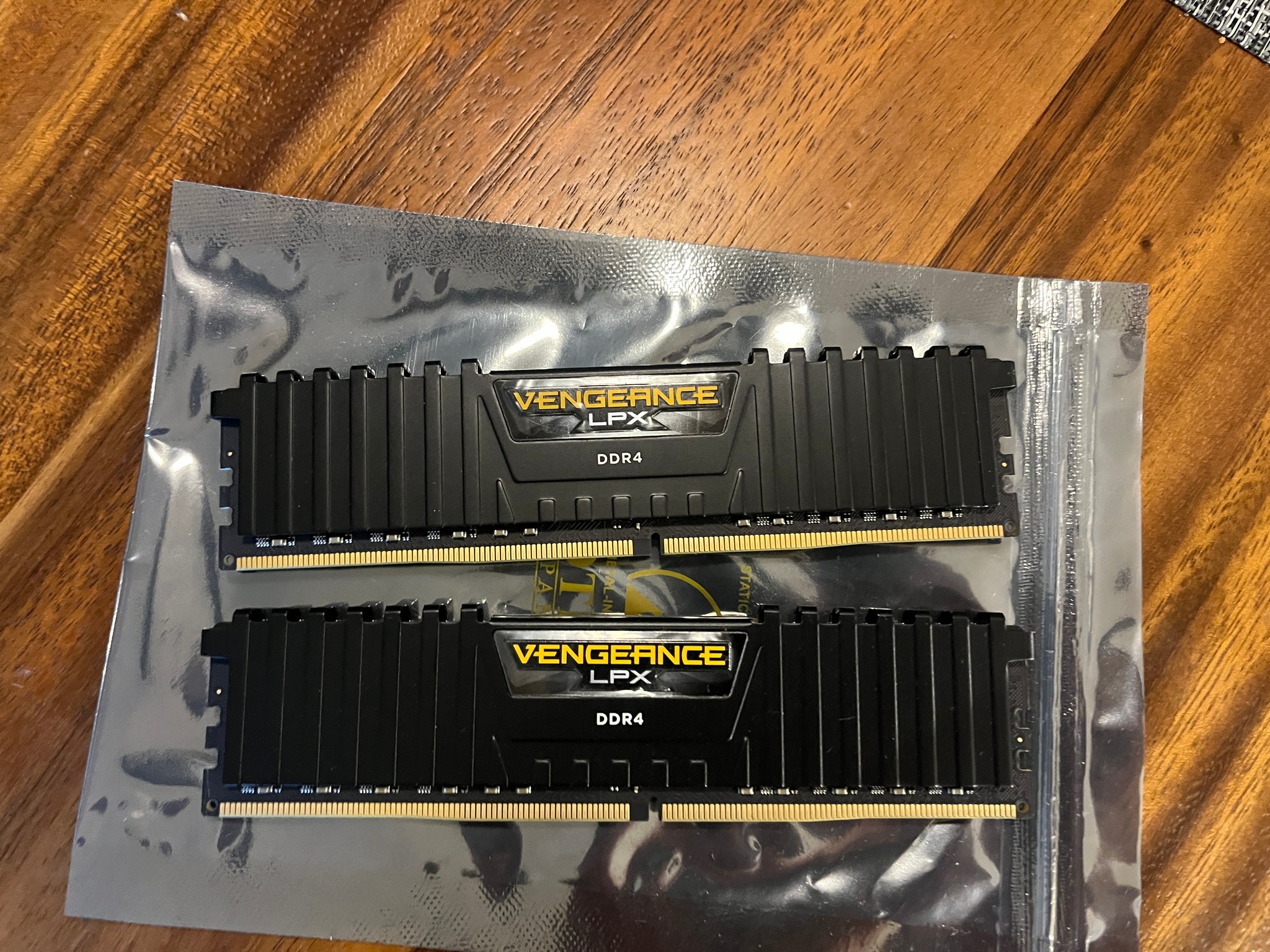 Corsair Vengeance LPX 64GB 2x32GB DDR4 3200 288-Pin DIMM CMK64GX4M2E3200C16