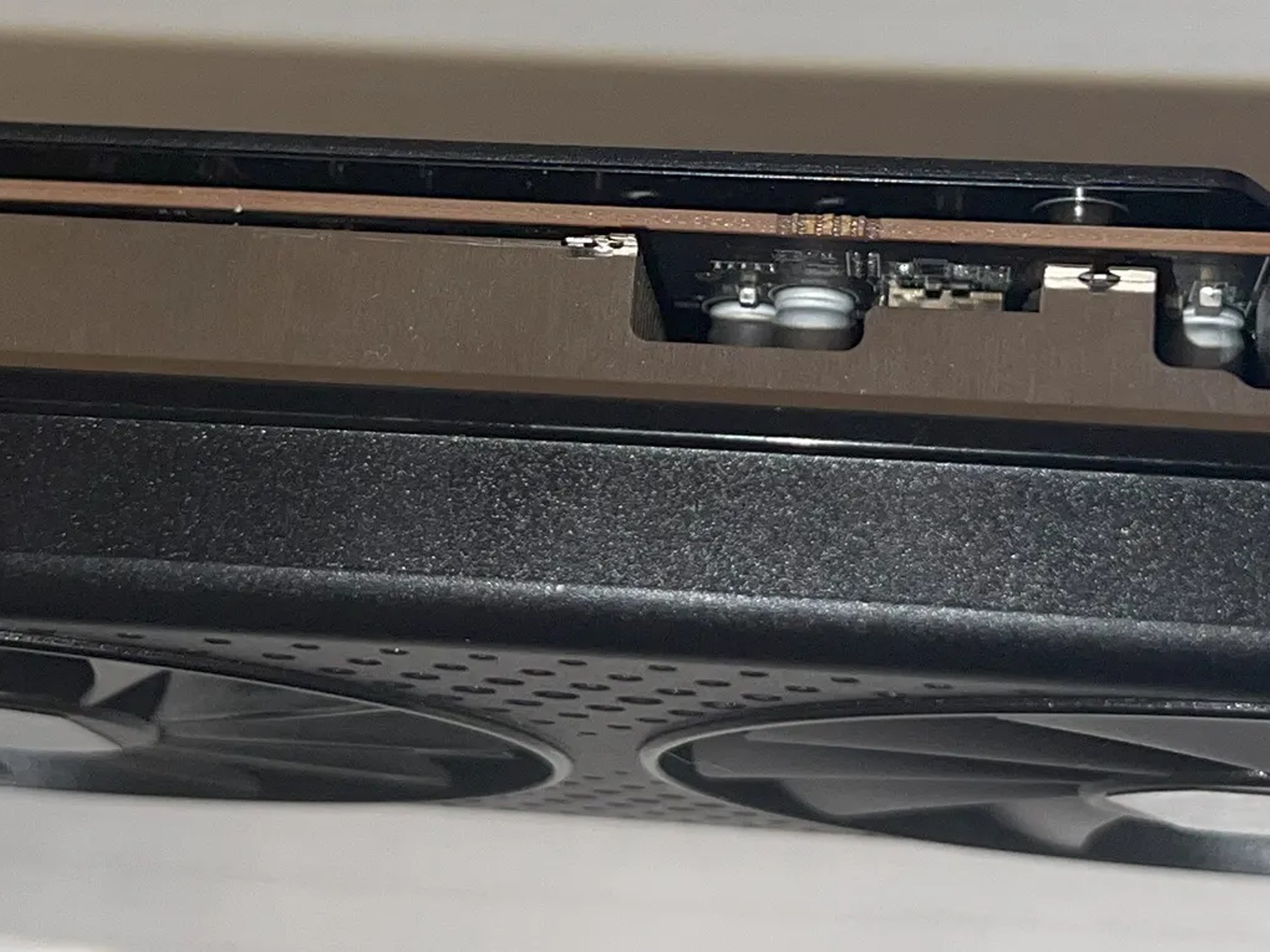 Radeon RX 7600 8GB (XFX SWFT 210)