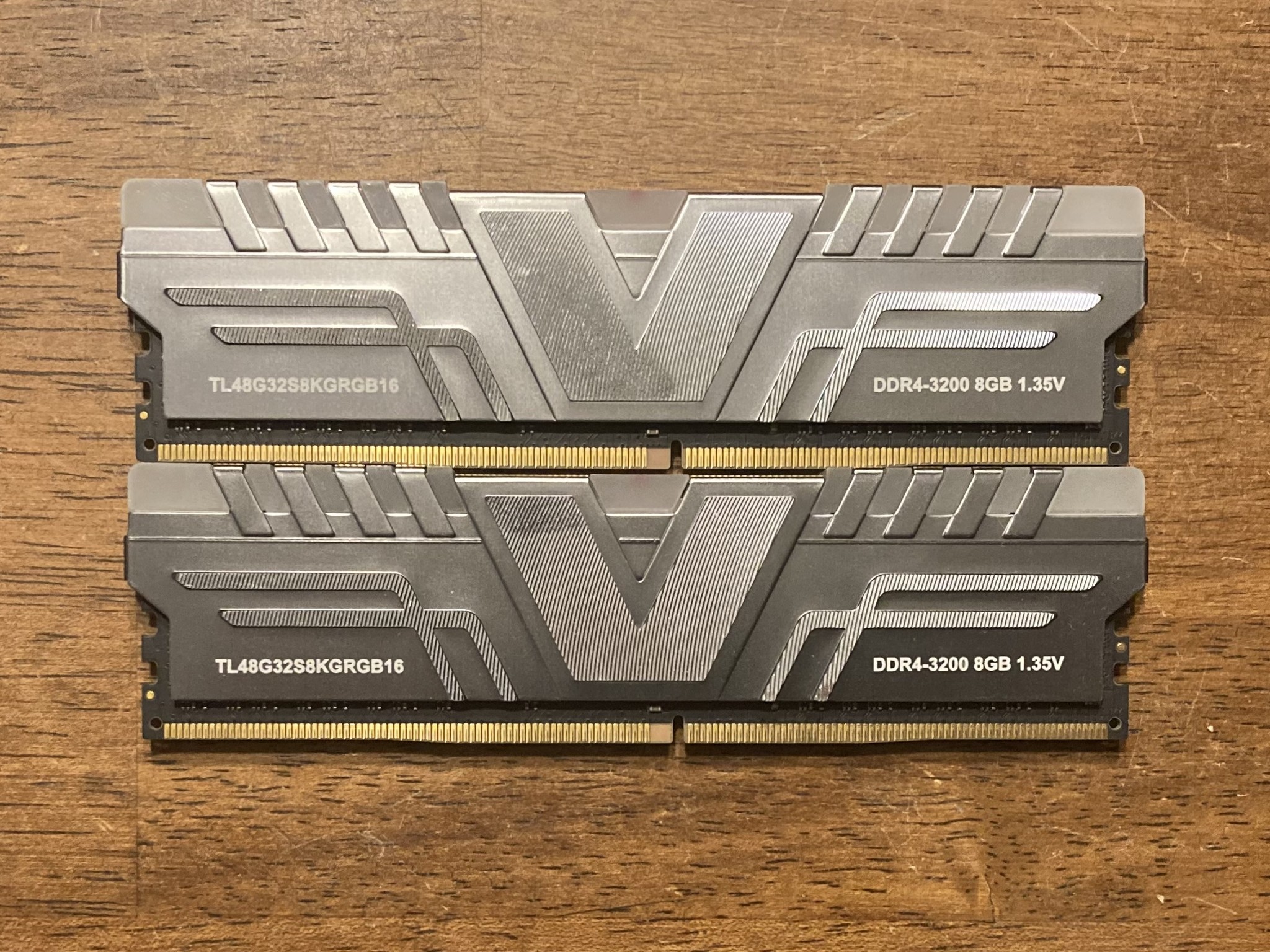 2x8GB V-Color Prism RGB DDR4 3200MHz CL16