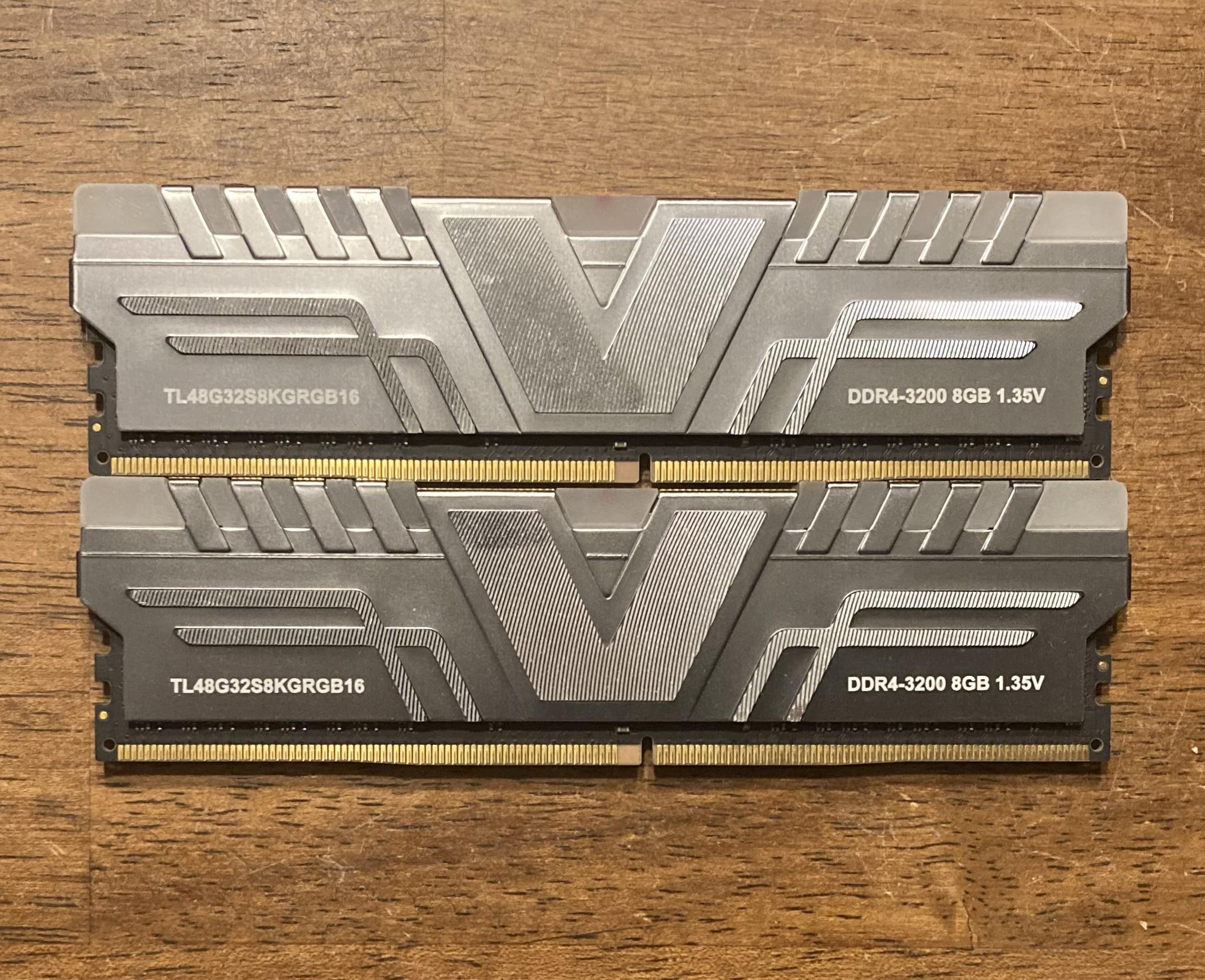 2x8GB V-Color Prism RGB DDR4 3200MHz CL16