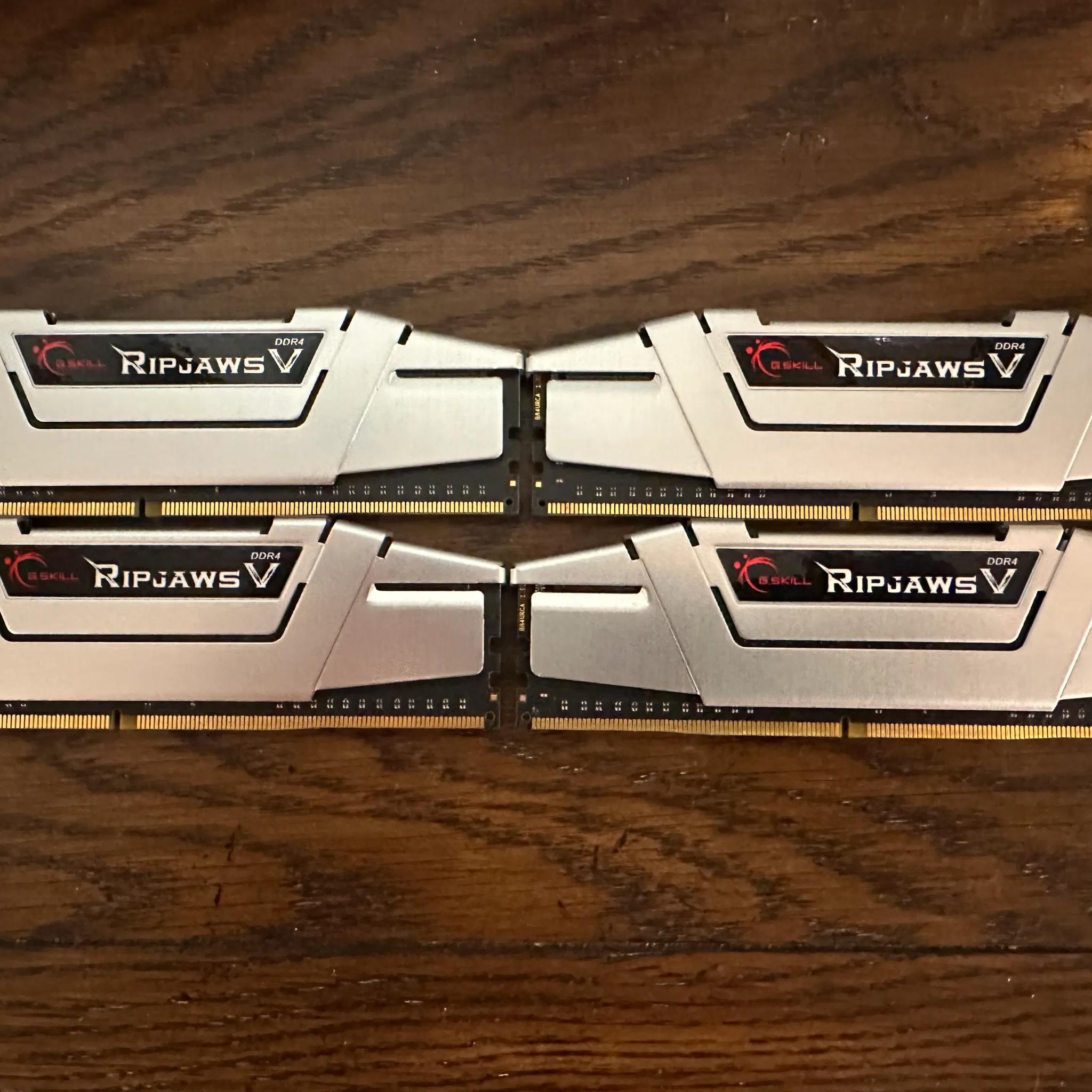 G.skill Ripjaws V 32gb (4x8gb) DDR4-2400mhz CL15 RAM
