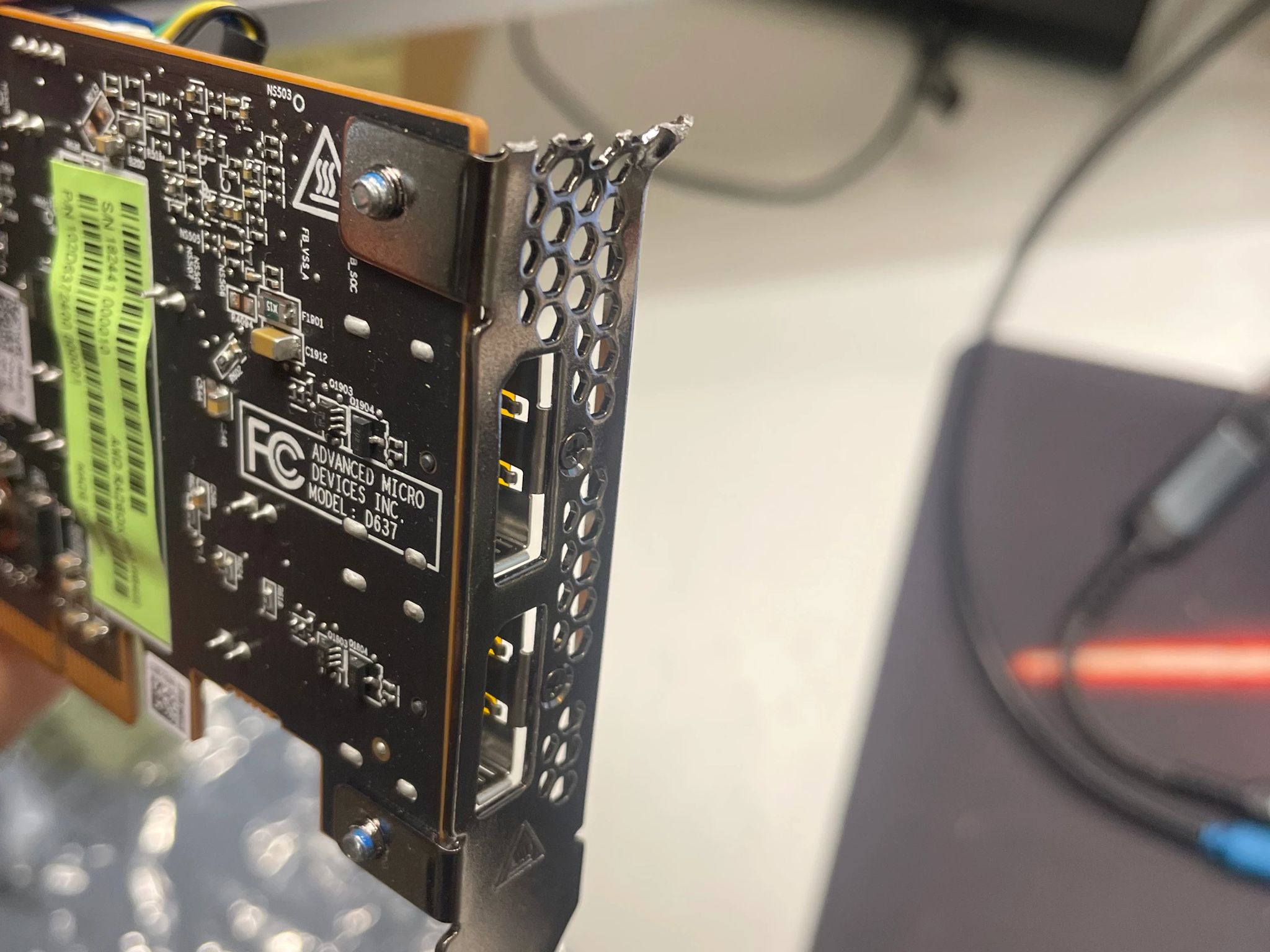 AMD Radeon PRO W6400 (4GB DDR6)