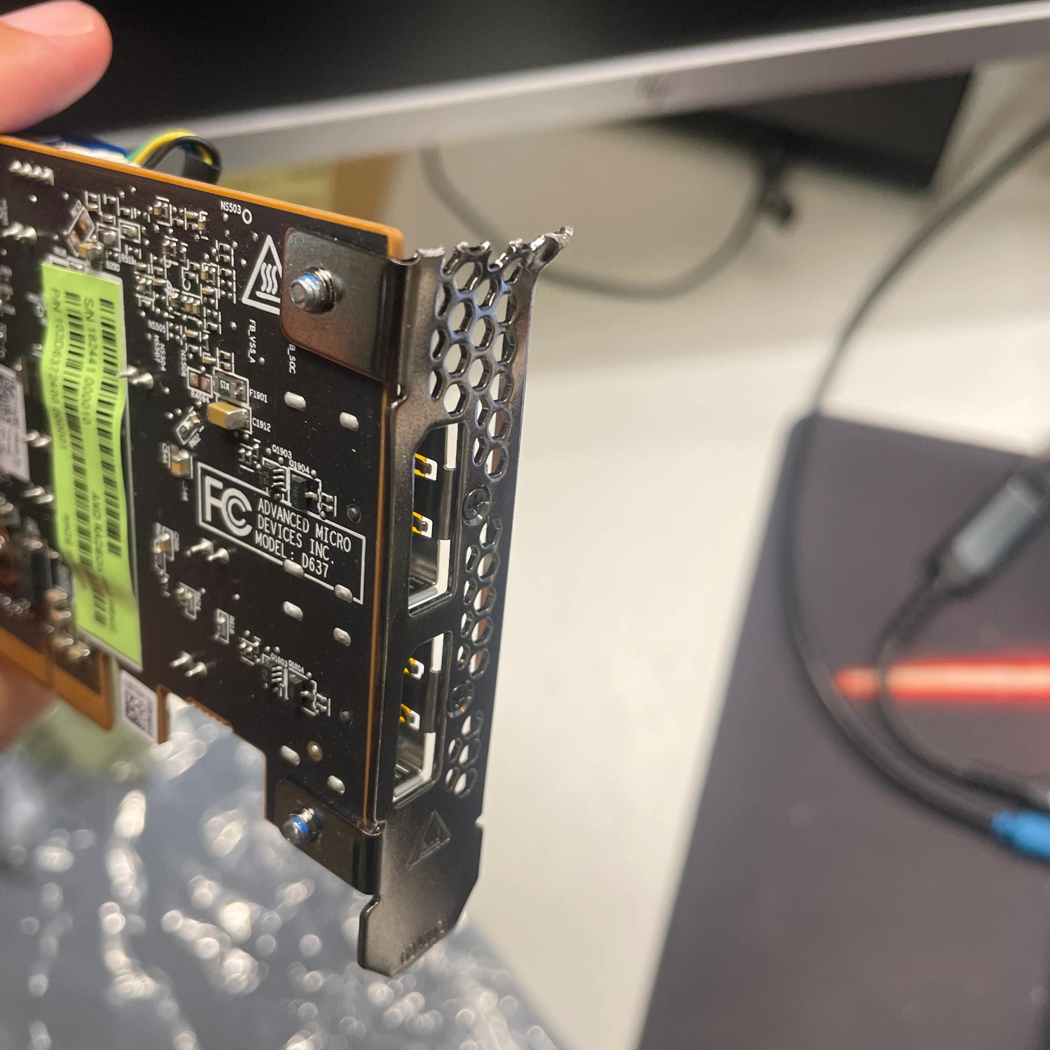 AMD Radeon PRO W6400 (4GB DDR6)