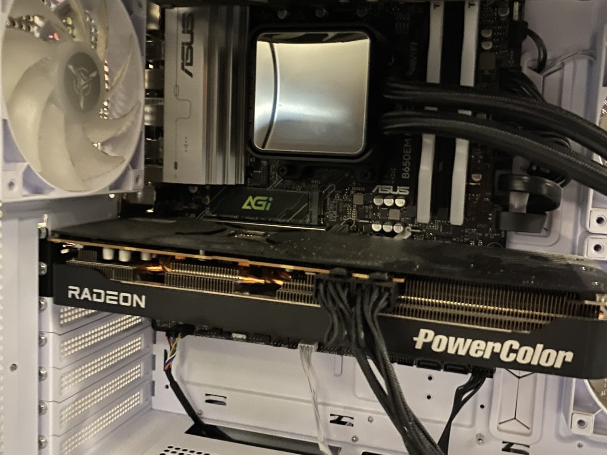 Radeon RX 9070 XT Custom Gaming PC - Ryzen 7 9800X3D, 32GB RAM, 2TB NVMe SSD