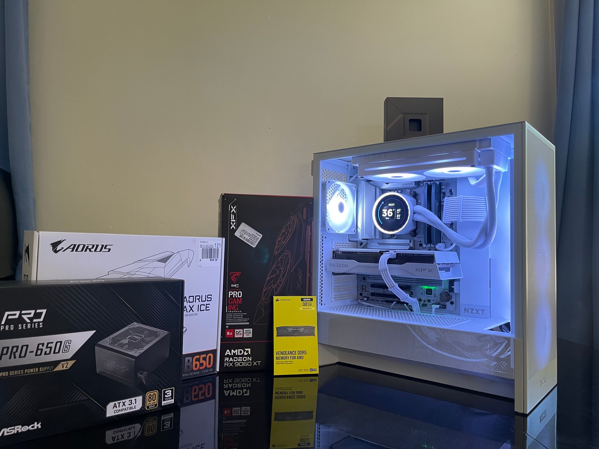❄️🌟ALL NEW! AM5 White PC / RX 9060 XT/ Ryzen 7 7700x/ 32GB DDR5/ 1TB gen4.🌟❄️