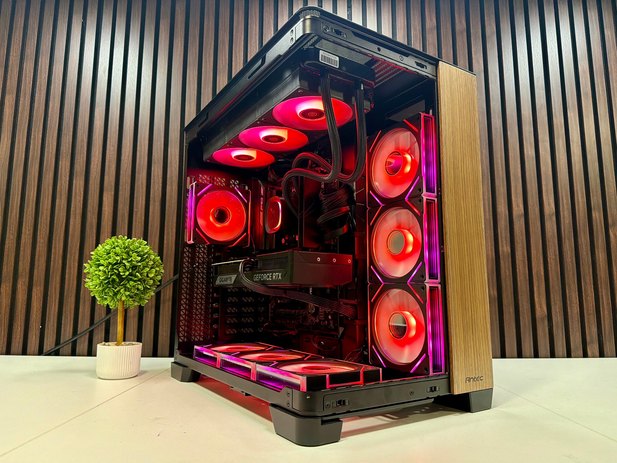 RTX 5070 TI | Ryzen 9800X3D | 32GB DDR5 CL 30 | 2TB M.2 | 1200 Watt Gold PSU | AIO