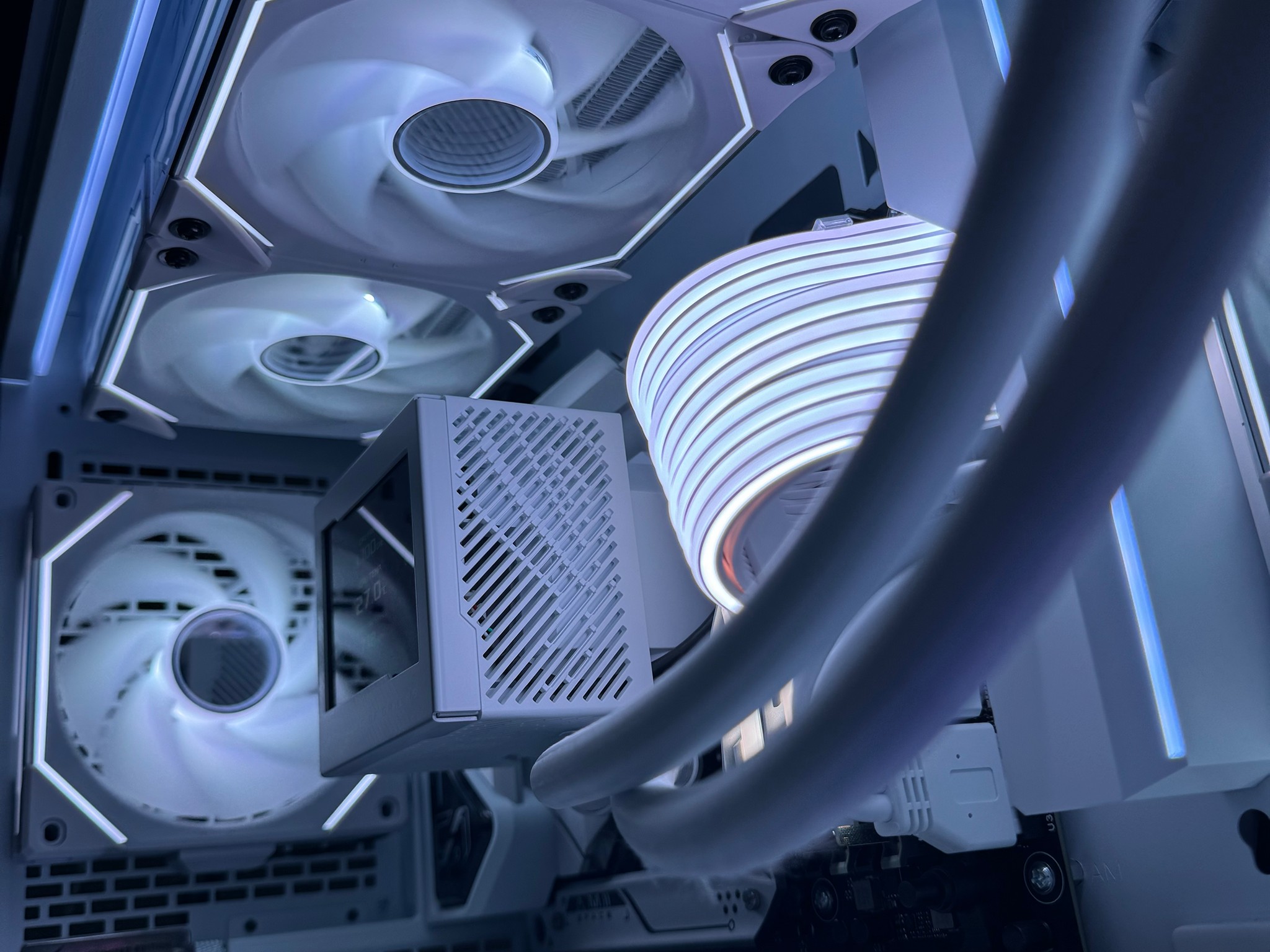 RTX 4090|❄️White Claw⛄️|i9 13900KS| 64GB DDR5 RAM| PRICE CUT FROM $3799 to $3399 WEEKEND SALE ONLY