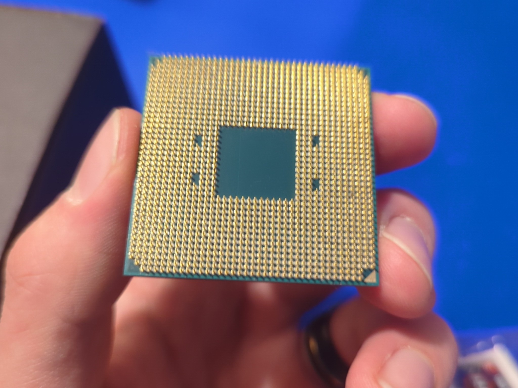 And Ryzen 5 3600 Cpu with Wraith Stealth Cooler