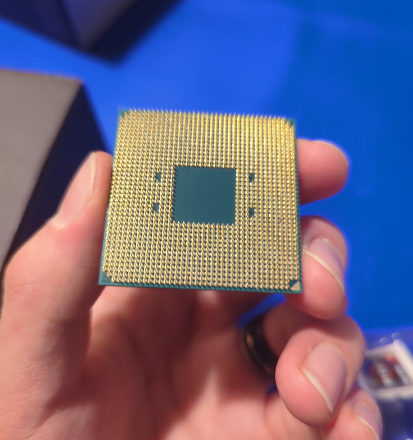 And Ryzen 5 3600 Cpu with Wraith Stealth Cooler