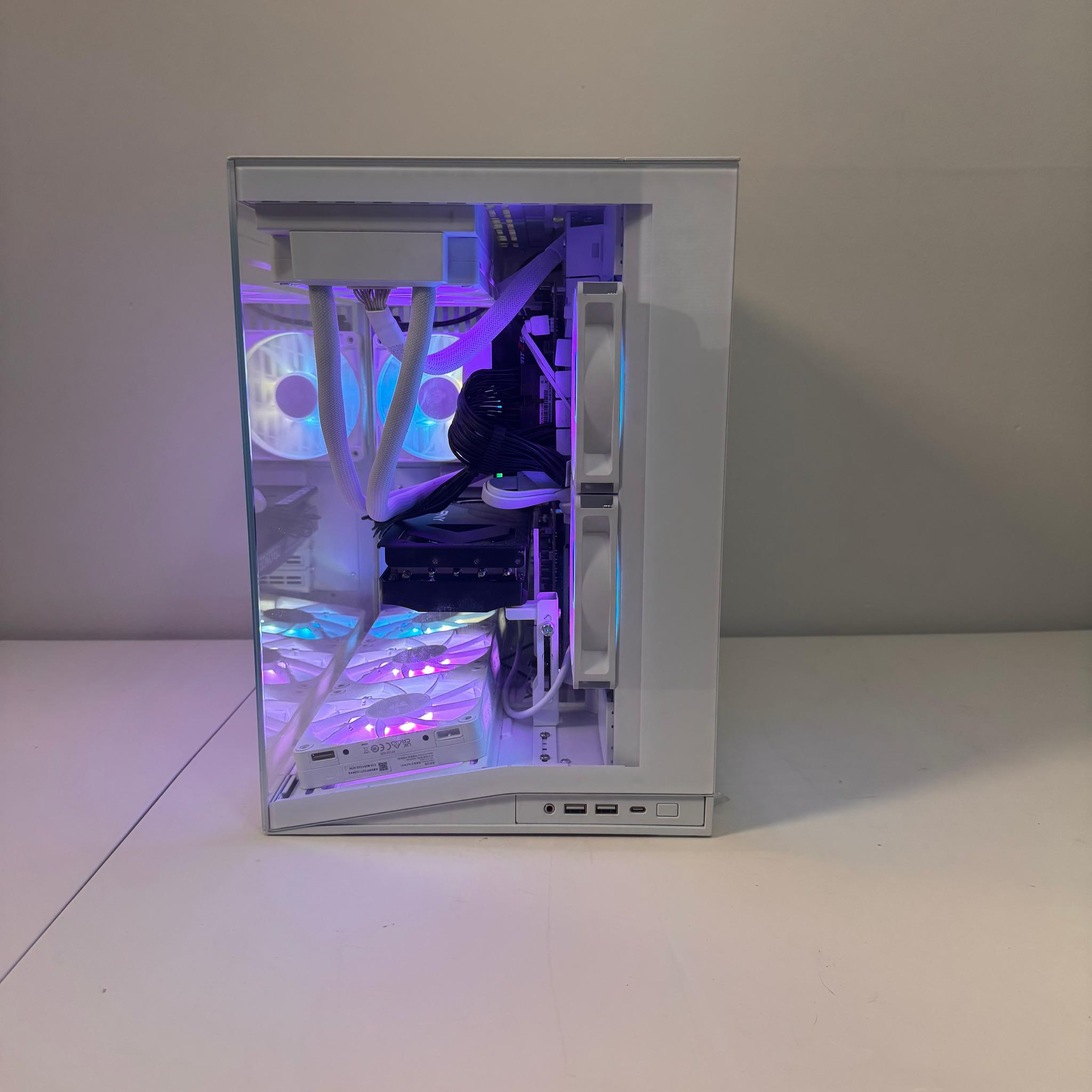 Custom Gaming PC – Ryzen 7 7800X3D / PNY 5070 OC Triple Fan / 32GB RAM