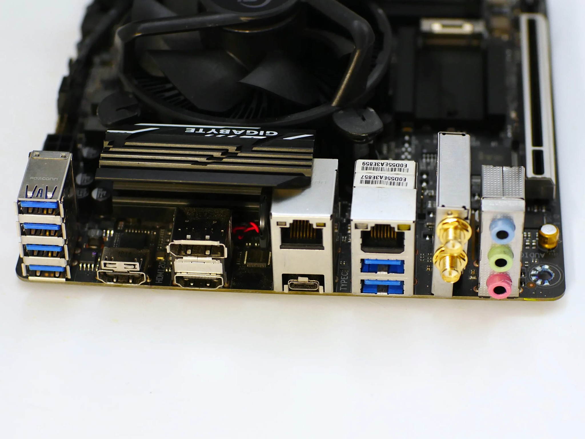 Gigabyte Z370n ITX WIFI Motherboard | I5 9400f | 32GB DDR4 crucial 3200MHz | one RAM slot is bad