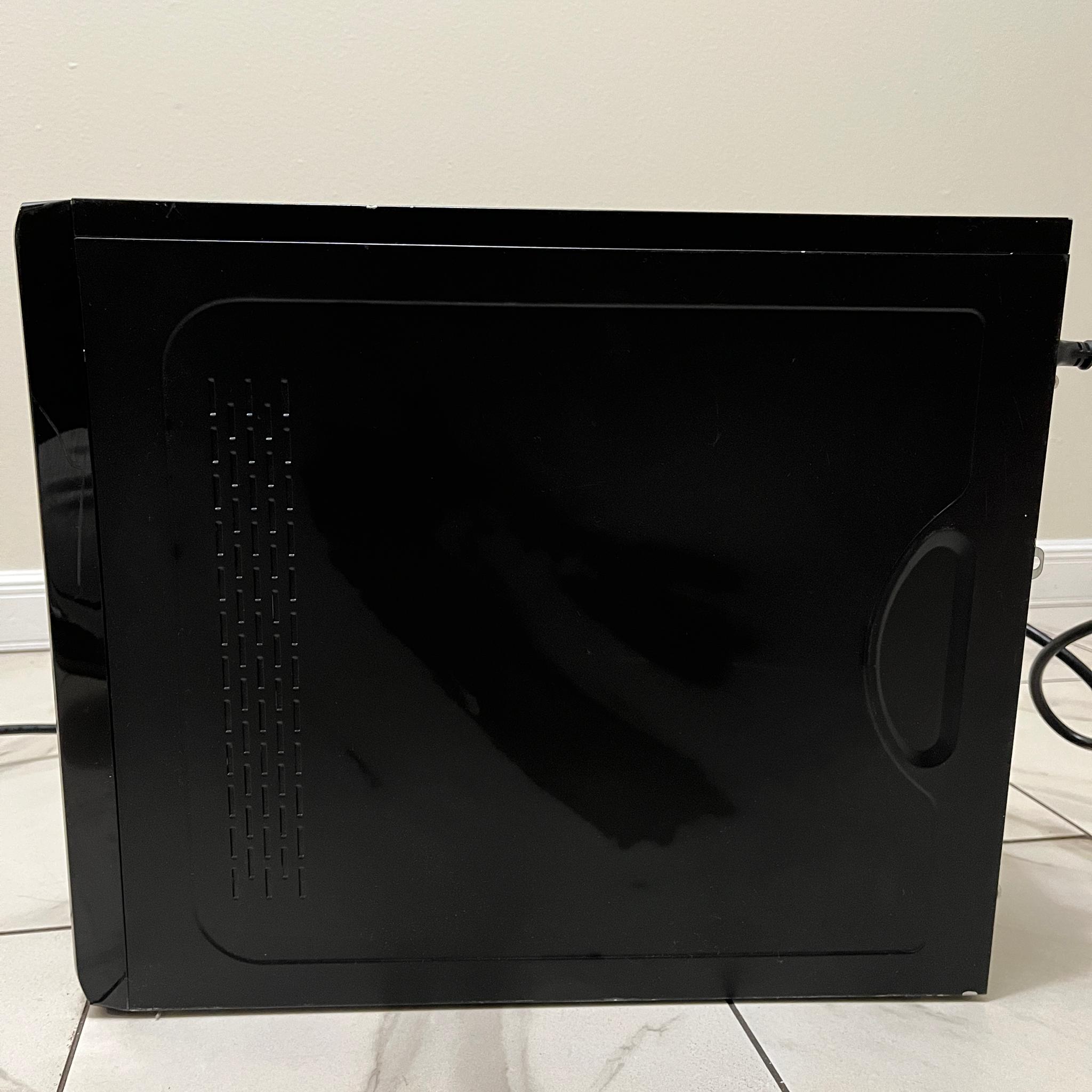 NVIDIA RTX 2060 SUPER, Intel Core i3-12100, 16GB RAM, 1TB SSD - Sleeper Office Gaming PC w/ Wi-Fi