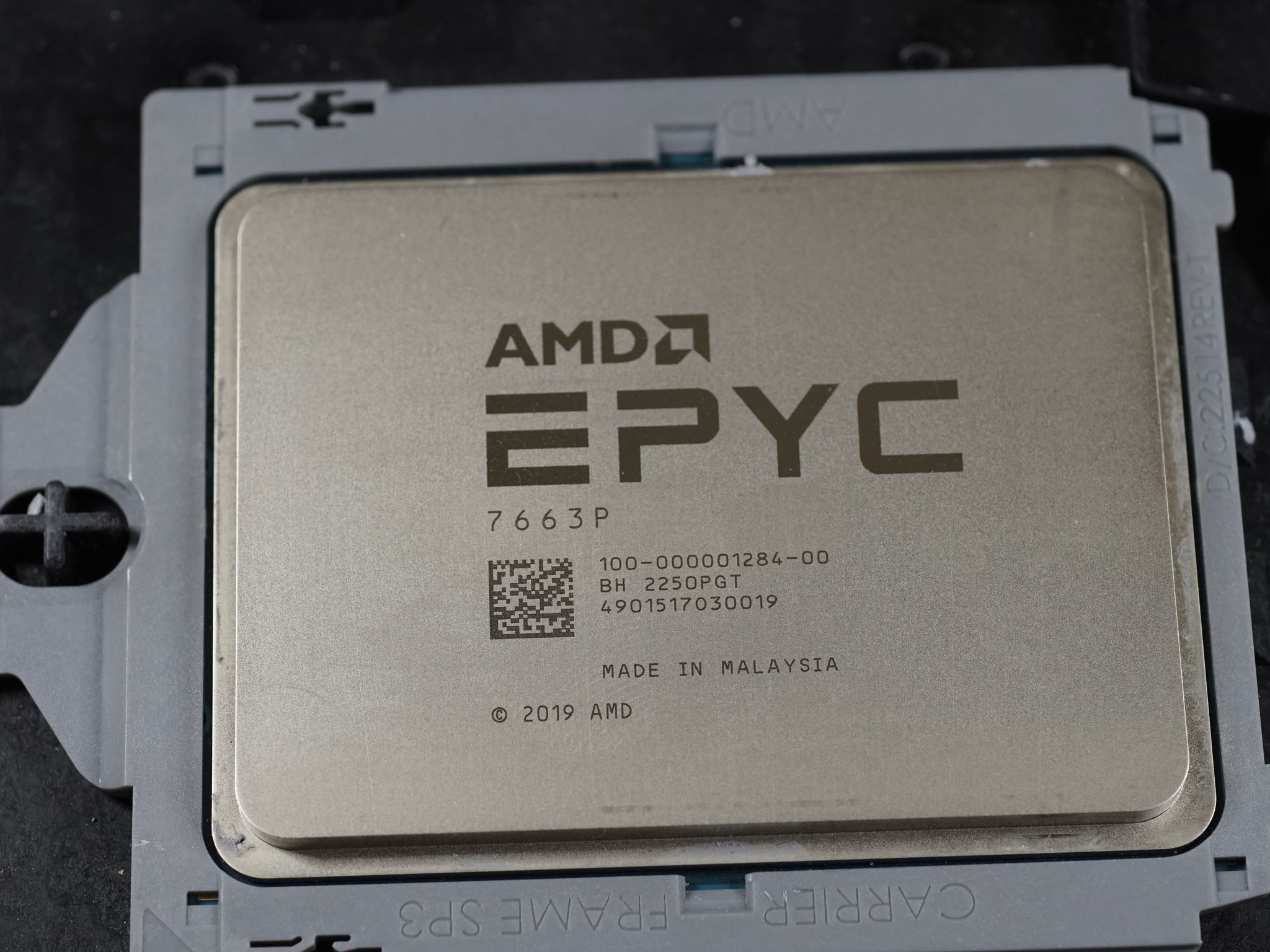 AMD Epyc 7663p 56-Core CPU