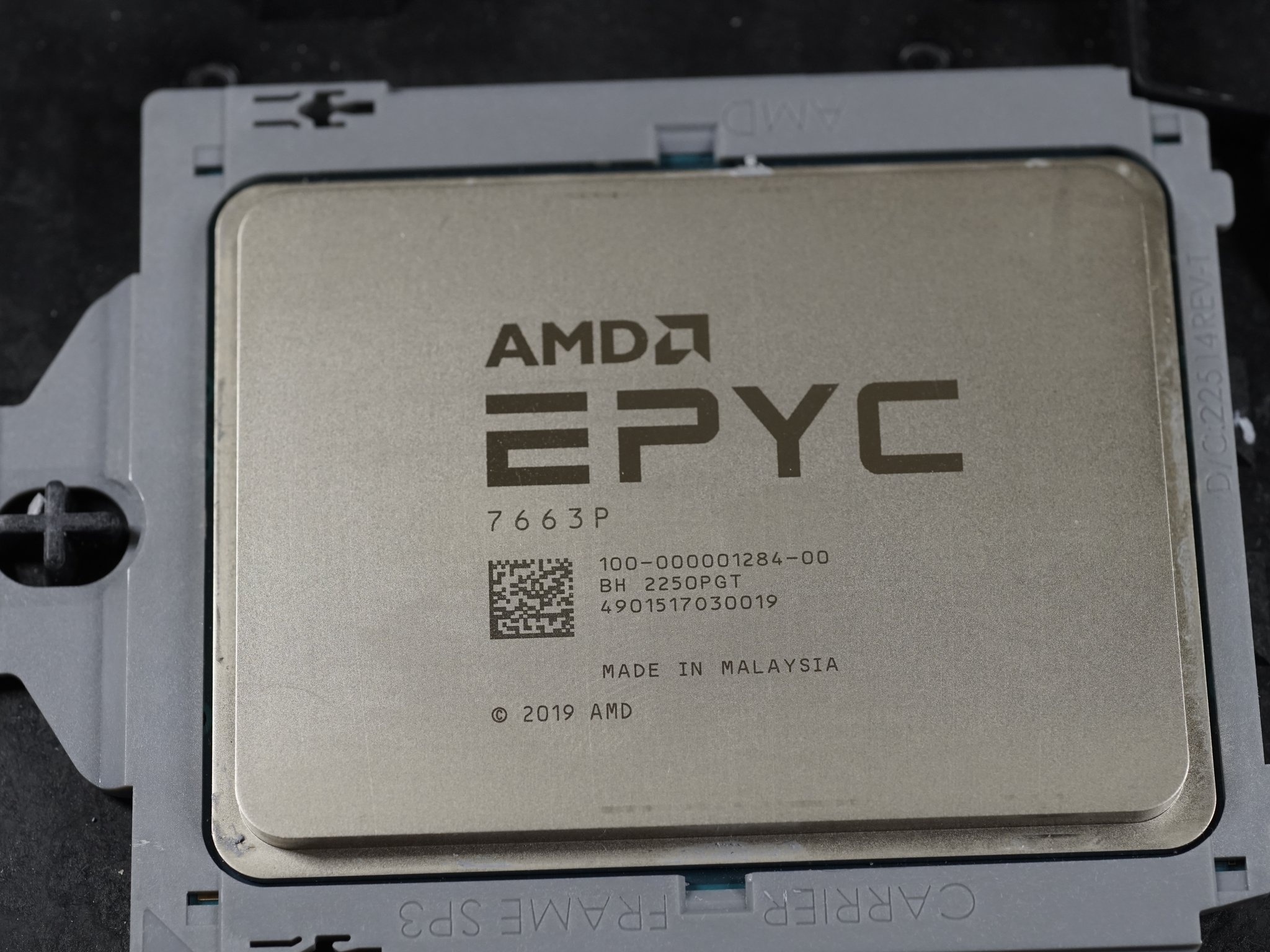 AMD Epyc 7663p 56-Core CPU