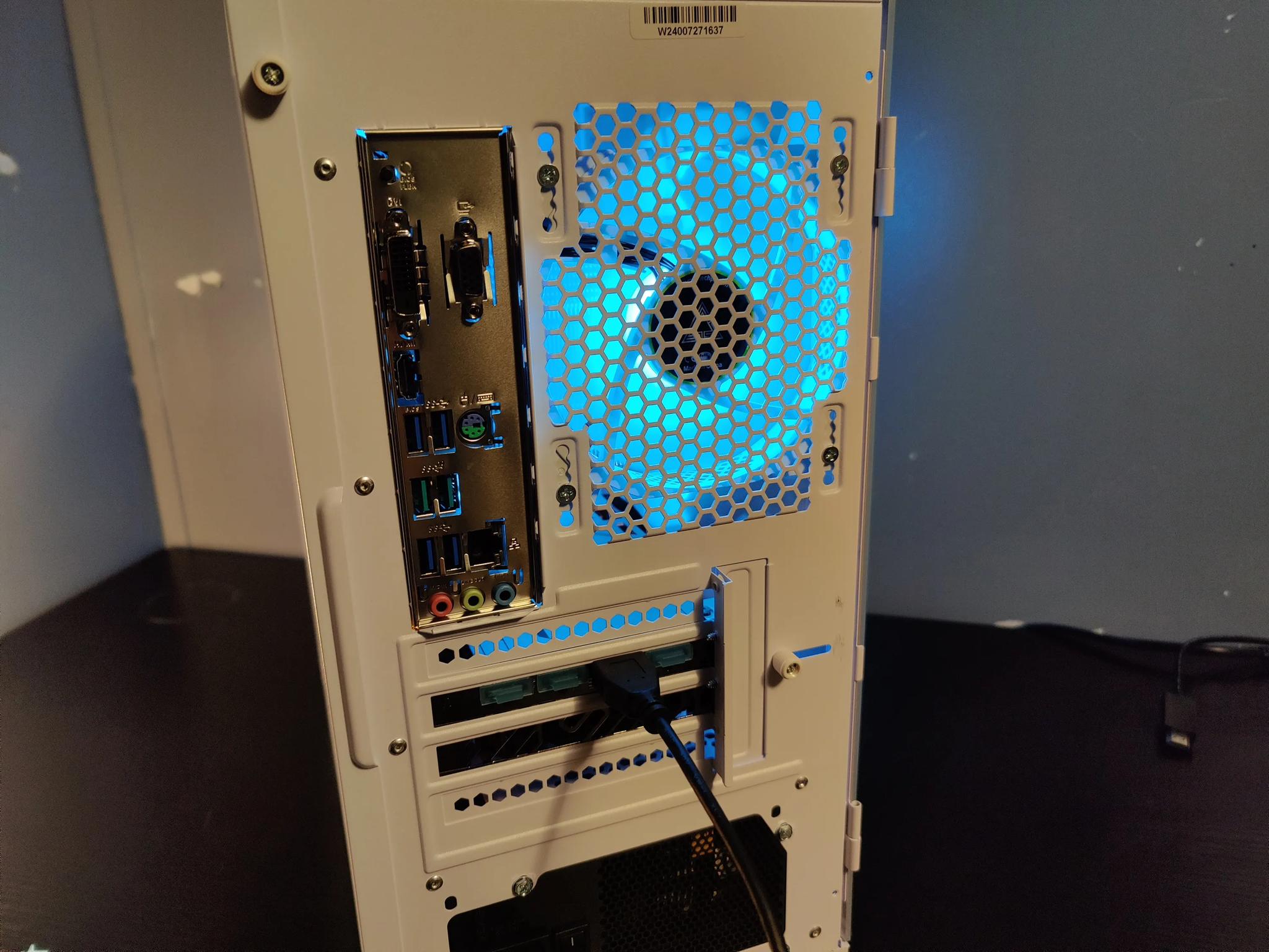 White Gaming PC