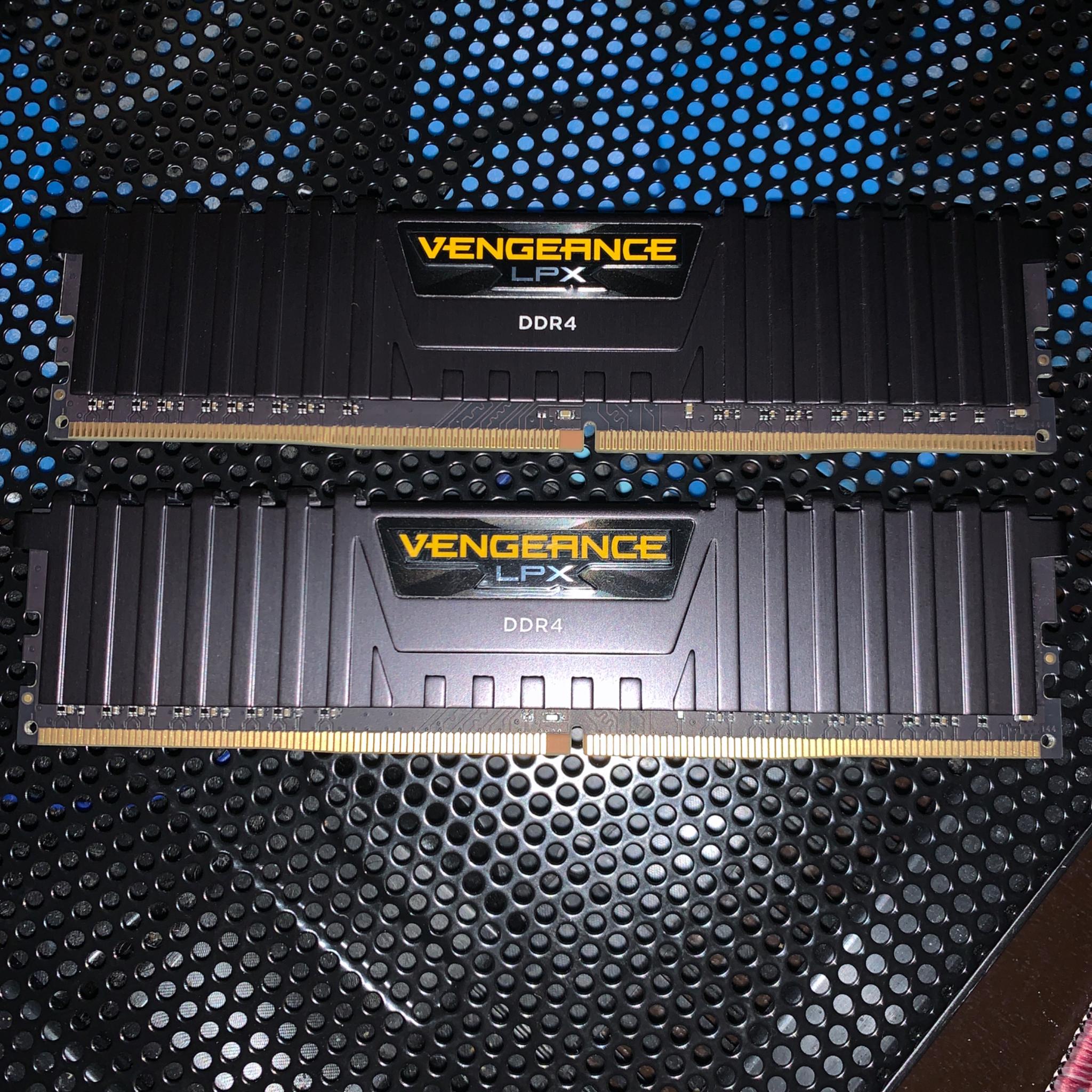 Corsair Vengeance LPX DDR4 Ram 16gb(2x8gb) 3200 MHZ RAM