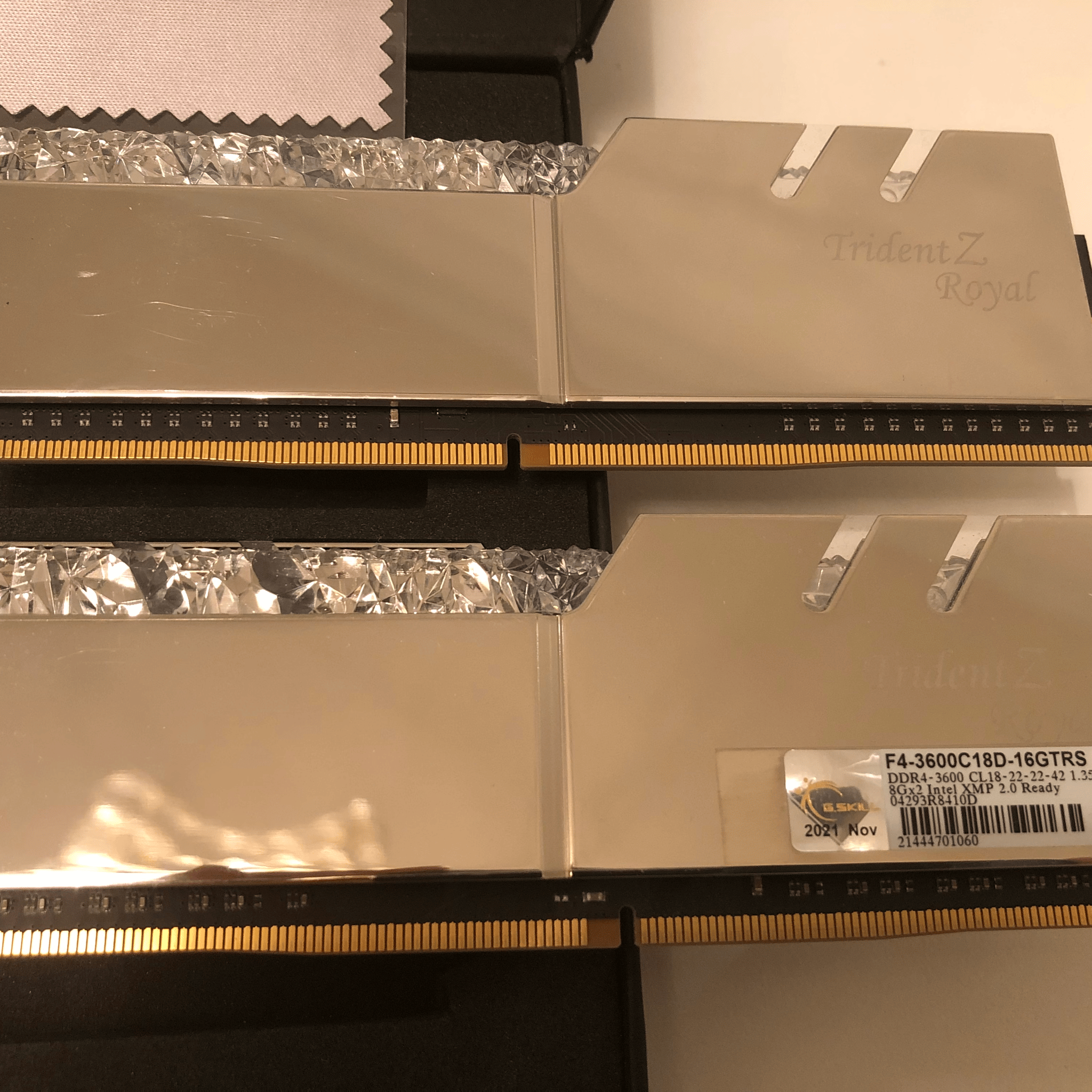 ***Like New*** G.Skill Trident Z Royal RGB 16GB (2 x 8GB) DDR4-3600 CL18 [SILVER]