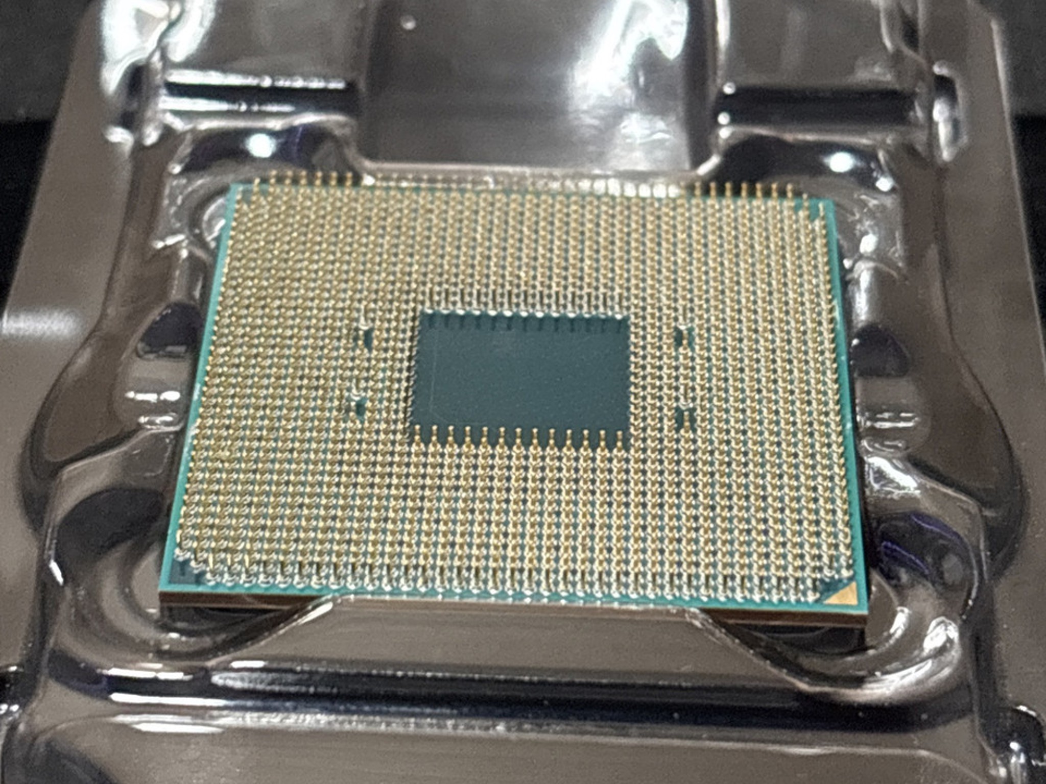 Ryzen 7 2700X (3.7 GHz, 8 Cores, Socket AM4)