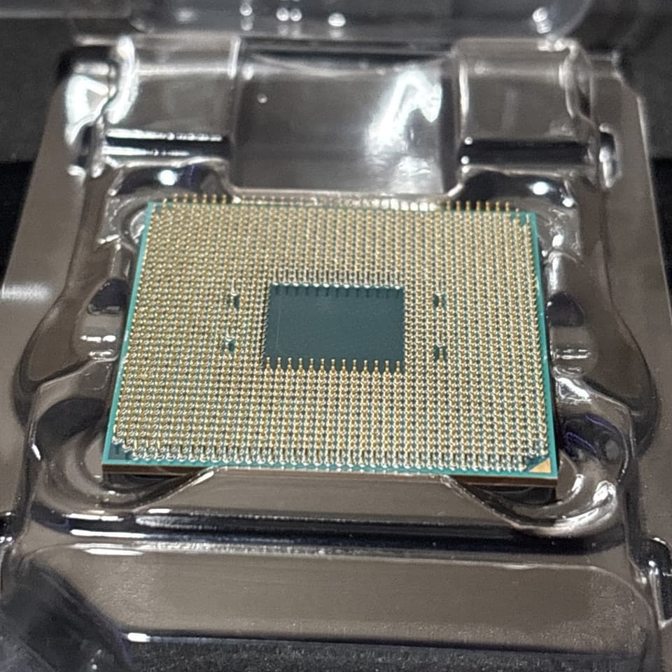 Ryzen 7 2700X (3.7 GHz, 8 Cores, Socket AM4)