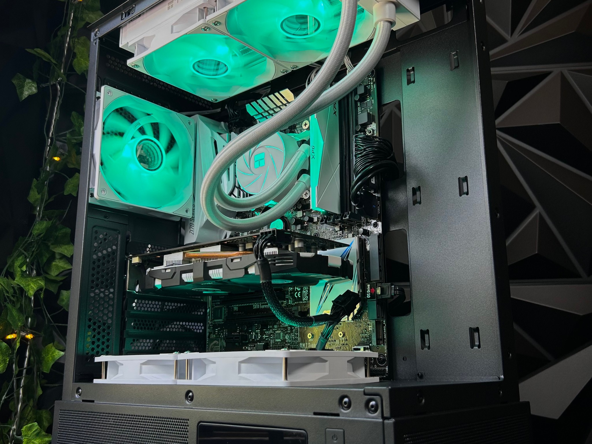 Intel i7 | GTX 1060 6GB | 16GB DDR4 | 500GB SSD | Digital Display | Water Cooled!