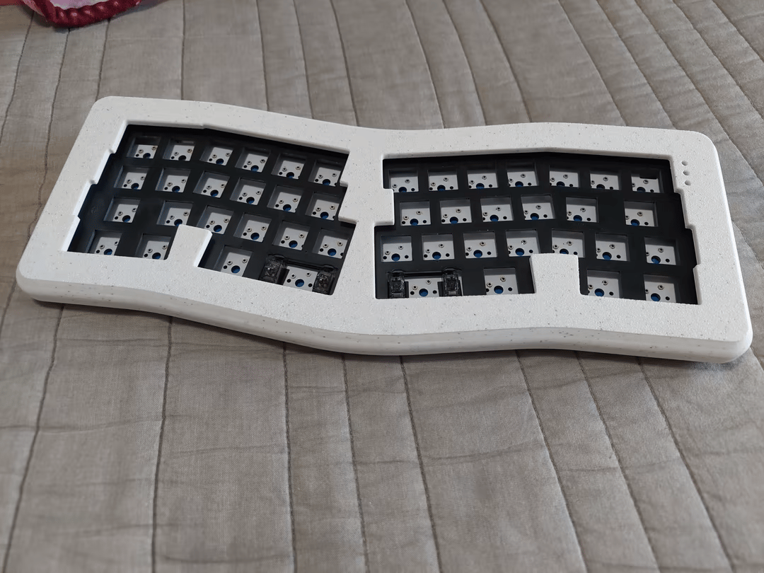 Prime_E Ergo 45% Keyboard Kit With Kailh Box Creams (Hotswappable)