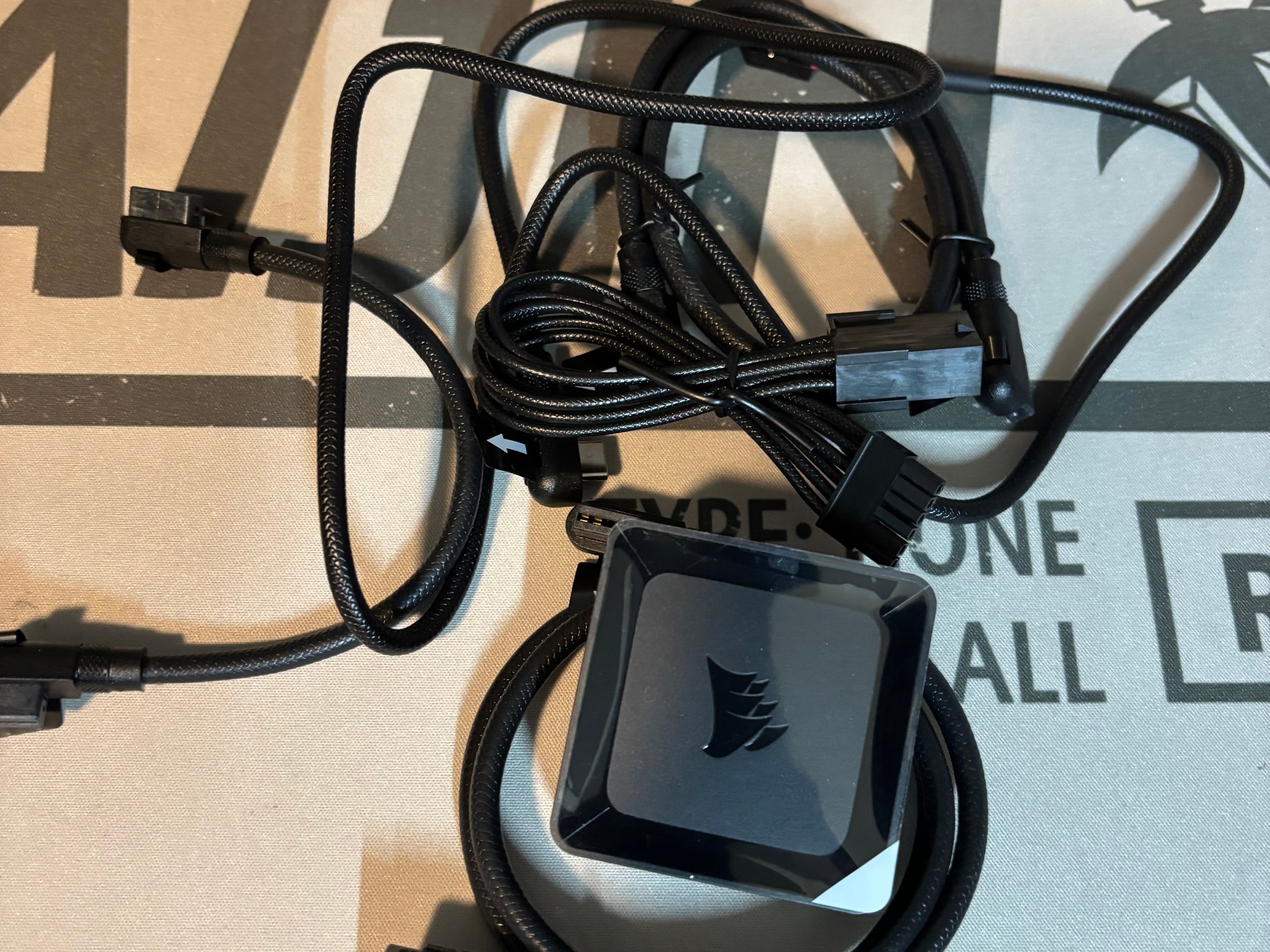 CORSAIR ICUE LINK FAN HUB + CABLES