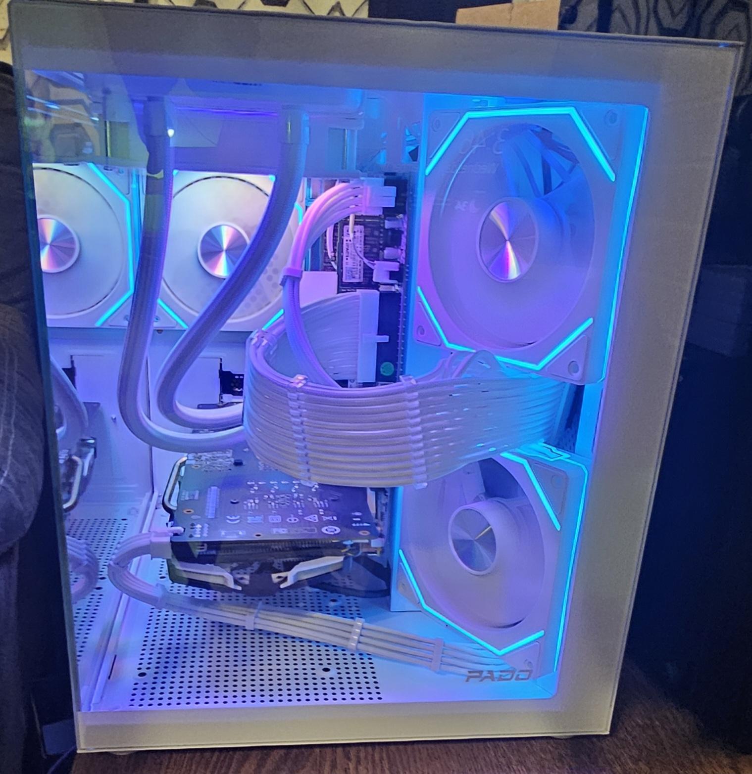 Fresh White build! Budget Gaming PC