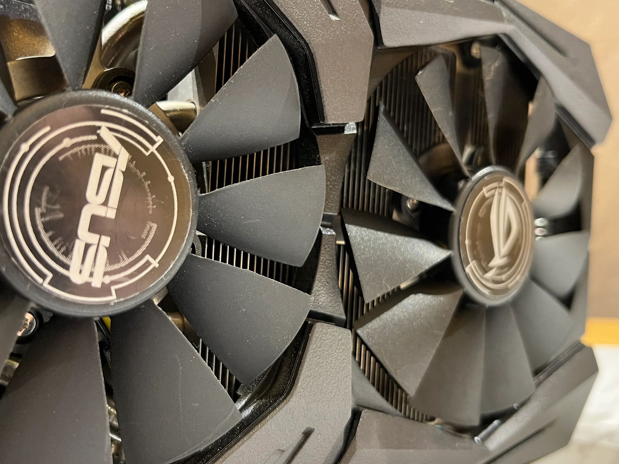 Used ASUS ROG 1070 Ti 8GB GPU