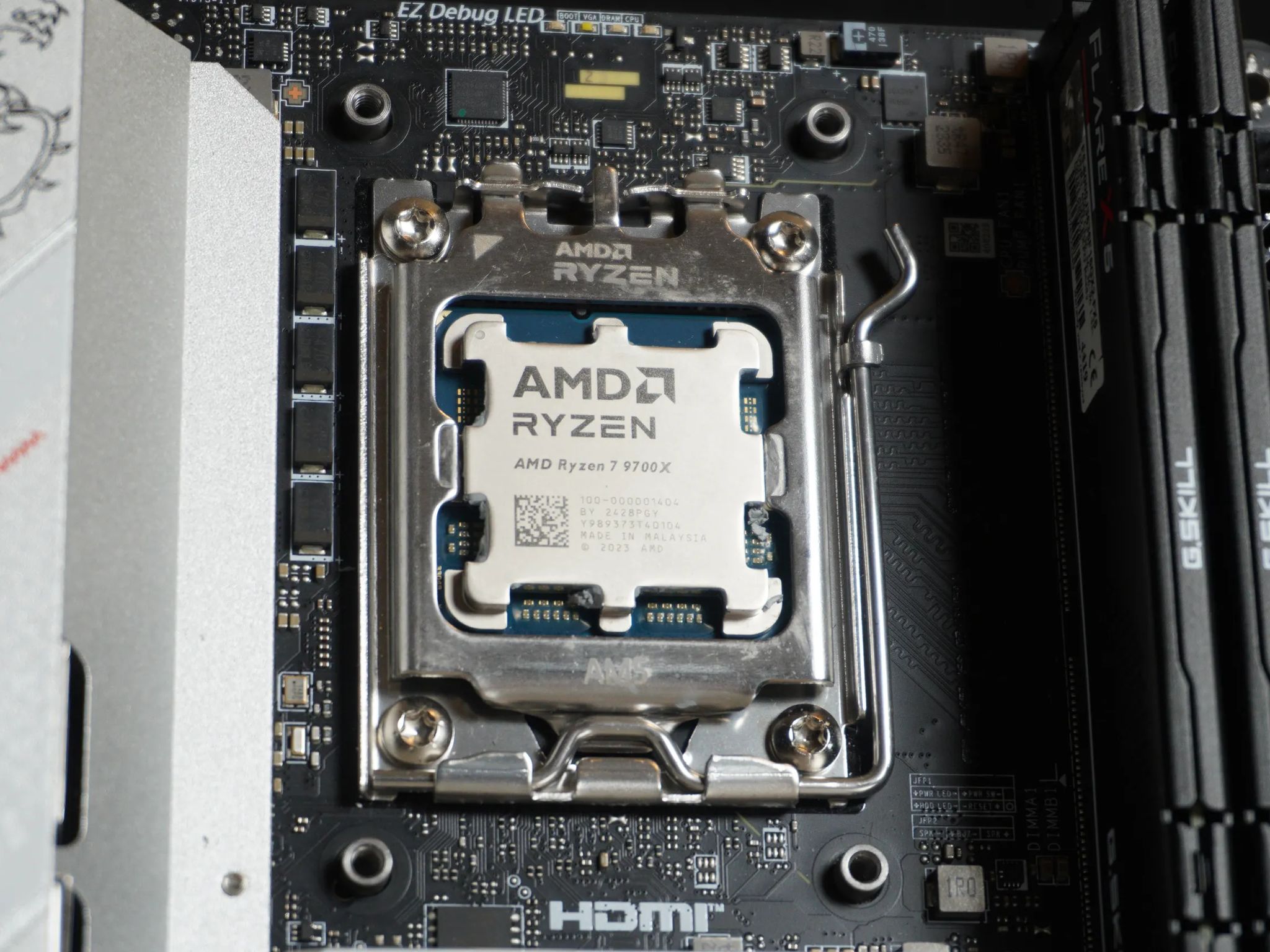 MSI b650i Edge | AMD R7 9700x