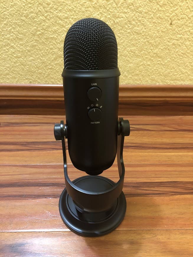 Blue Yeti USB Microphone - Blackout w/ Mudder Foam Cover & Auphonix Pop Filter
