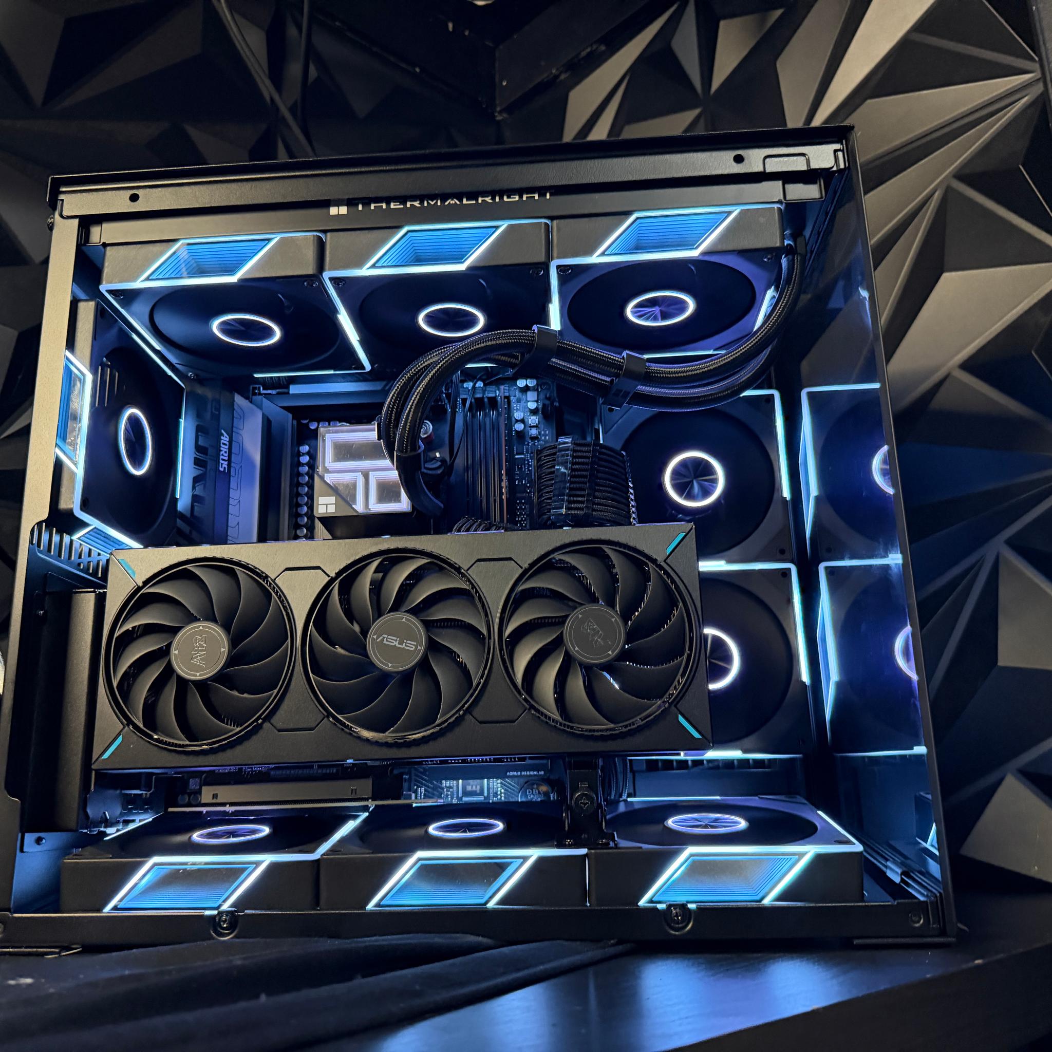 🕳️🌌 BLACK HOLE 🌌🕳️ Ryzen 9 7900X| RX 9070 GRE| 4.5 TB NVMe| 32 GB DDR5| 850W Gold PSU