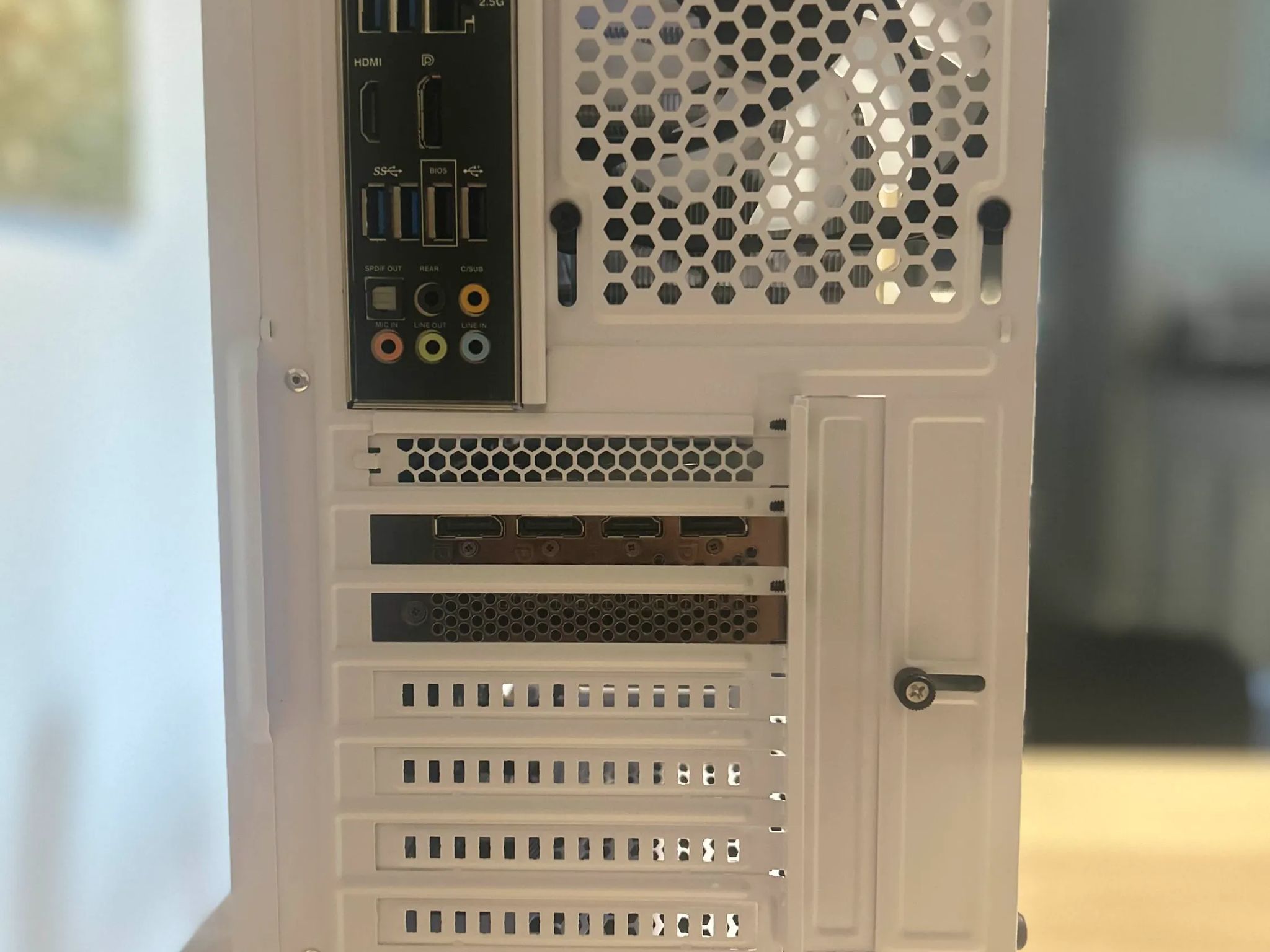 RX 6600XT / AMD Ryzen 5600x / 1TB M.2 / 16GB DDR4 / 600W 80+ Gold