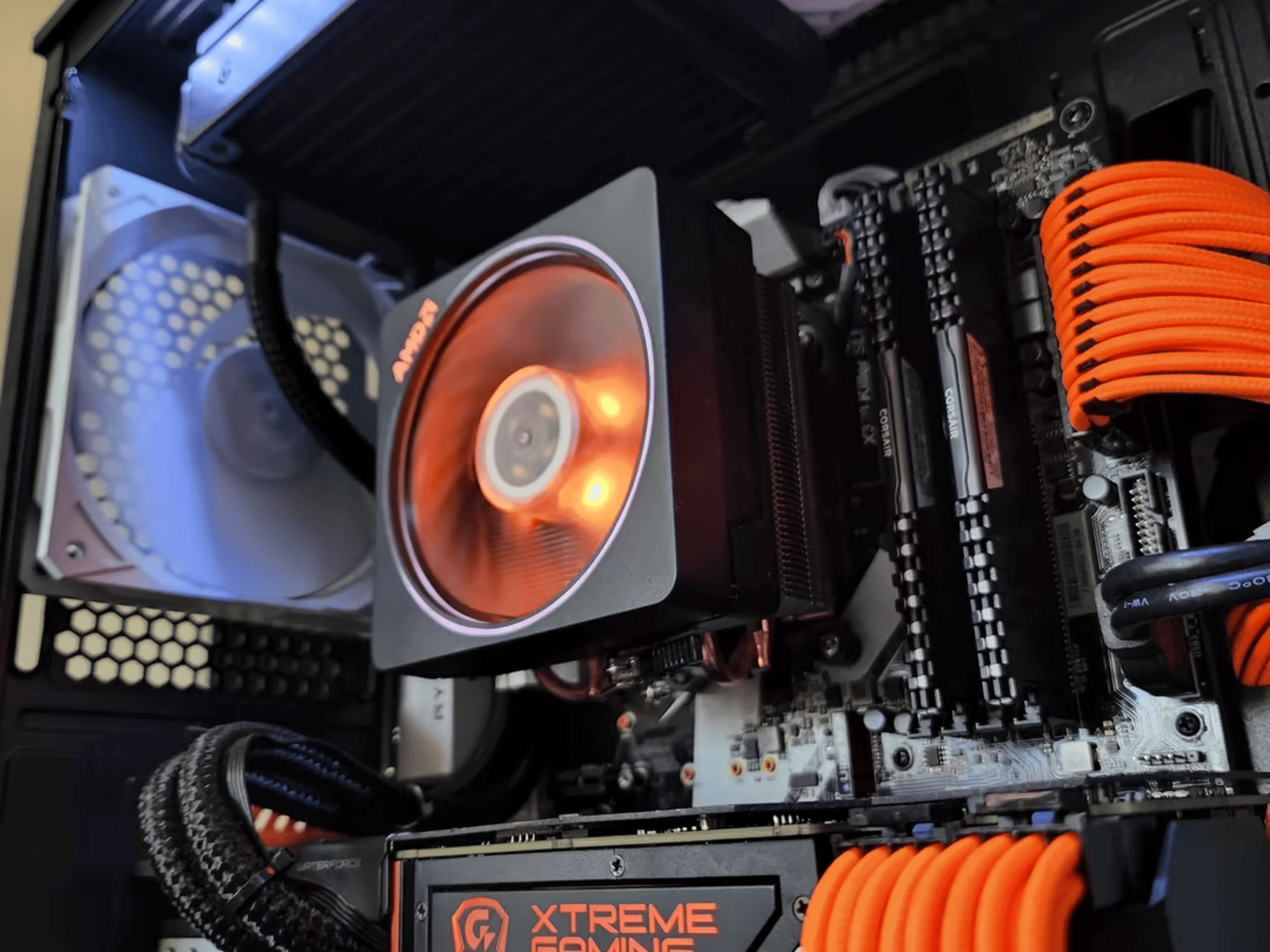 AMD Ryzen 7 1700 // Gigabyte xtreme gaming 1080 // Corsair Vengeance LPX 16GB 3000MHz