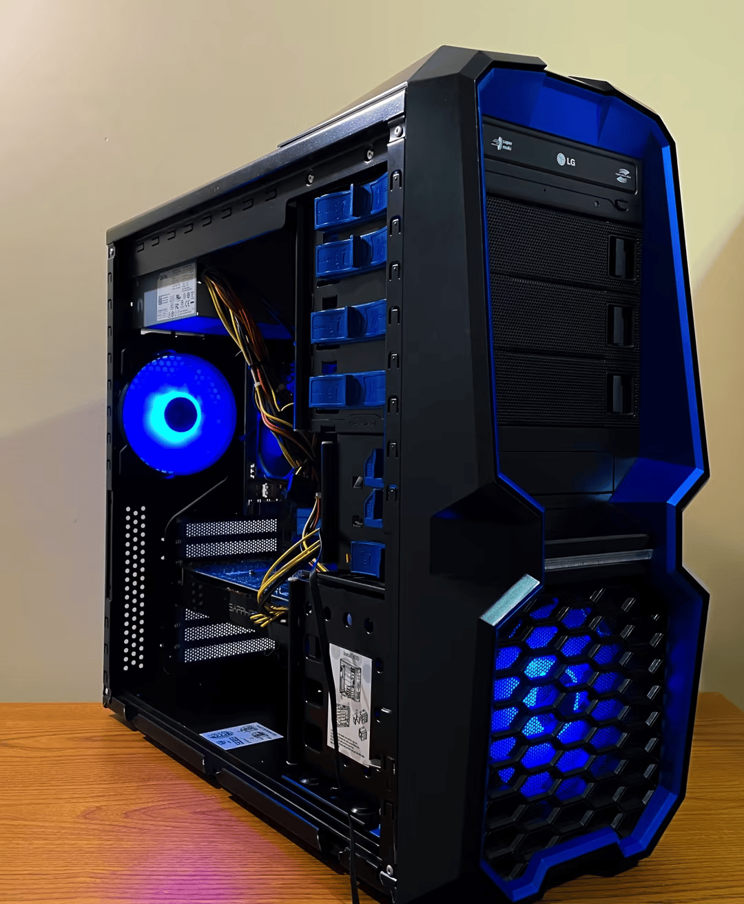 “Sapphire” // AMD Phenom II X6, AMD 6950 2GB