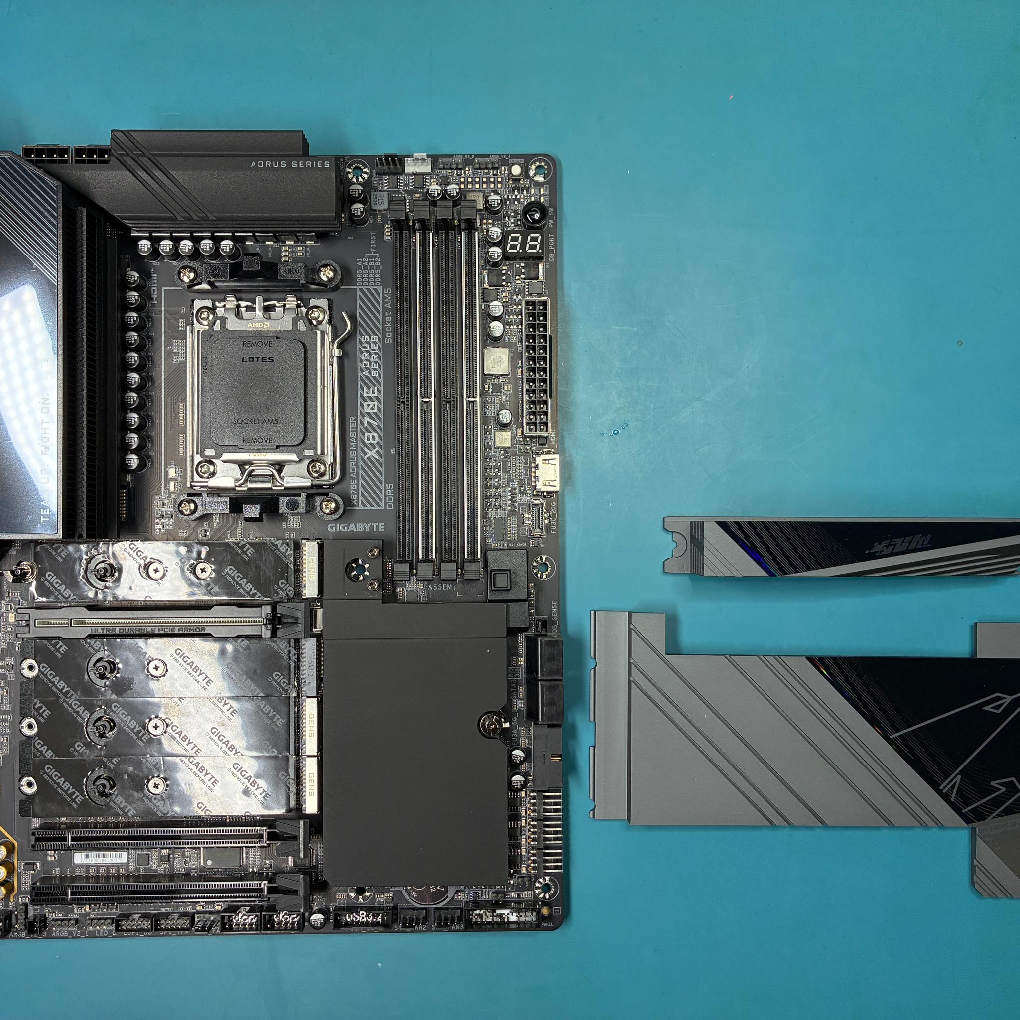 Gigabyte X870E AORUS MASTER (Motherboard)