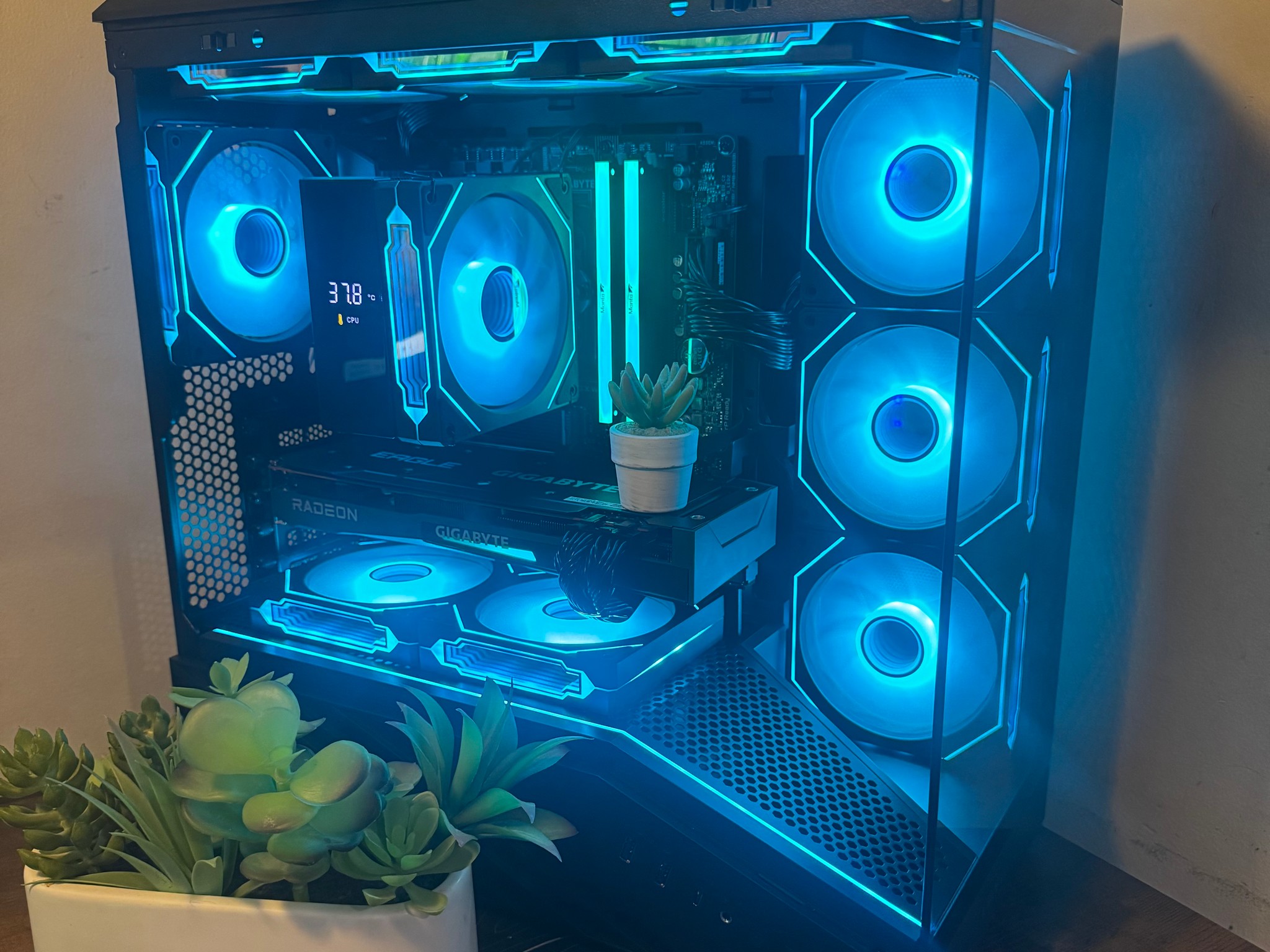 ❤️ Team Red Showcase PC ❤️ - Ryzen 5 5500 | RX 6700 XT 12GB | 32GB DDR4 3200 | 1TB Toshiba M.2 SSD